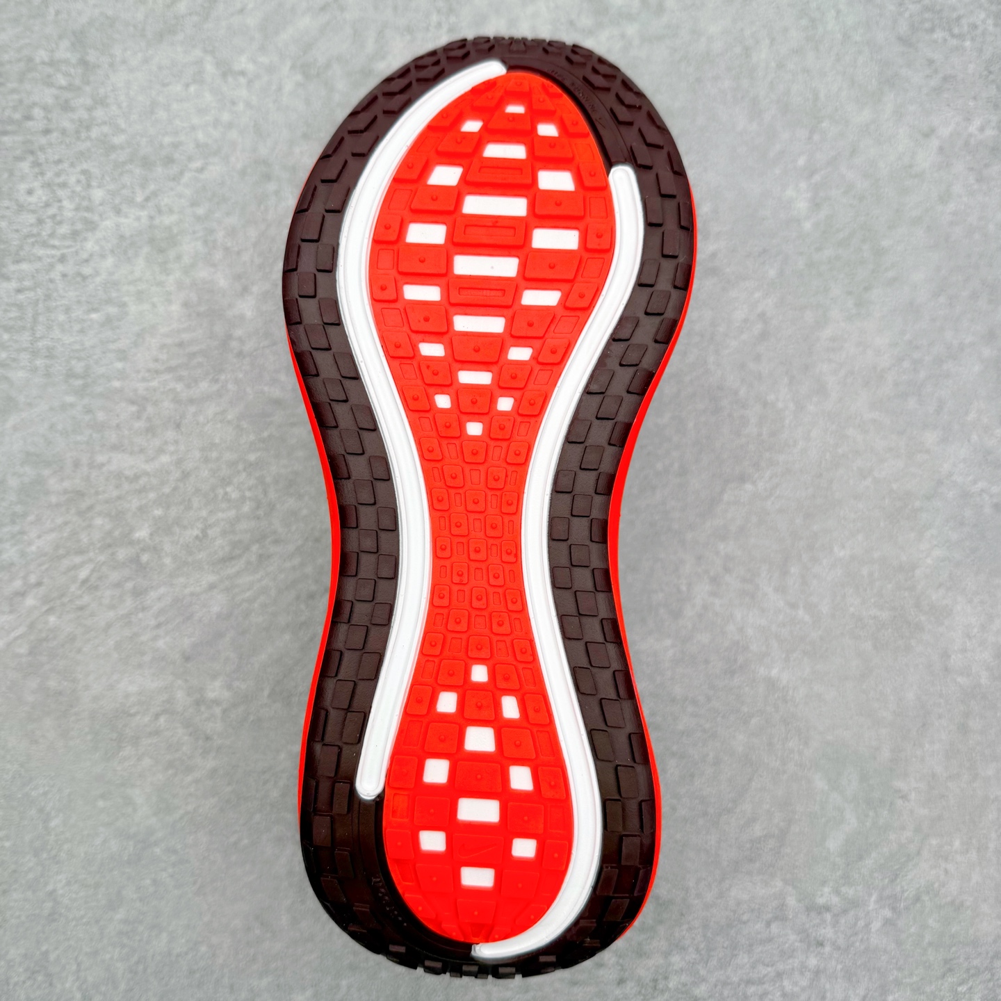 图片[9]-NK Vomero Plus 时尚舒适 网布防滑耐磨 低帮跑步鞋 实拍调校N版已经零色差零失真 百分百还原实物色彩所见即所得 不存在货不对板色差等低级问题 选购参考实物拍摄 不混卖不参货 只用心做好货严格选品 承诺混一赔十 尺码：36 36.5 37.5 38 38.5 39 40 40.5 41 42 42.5 43 44 44.5 45-选品中心