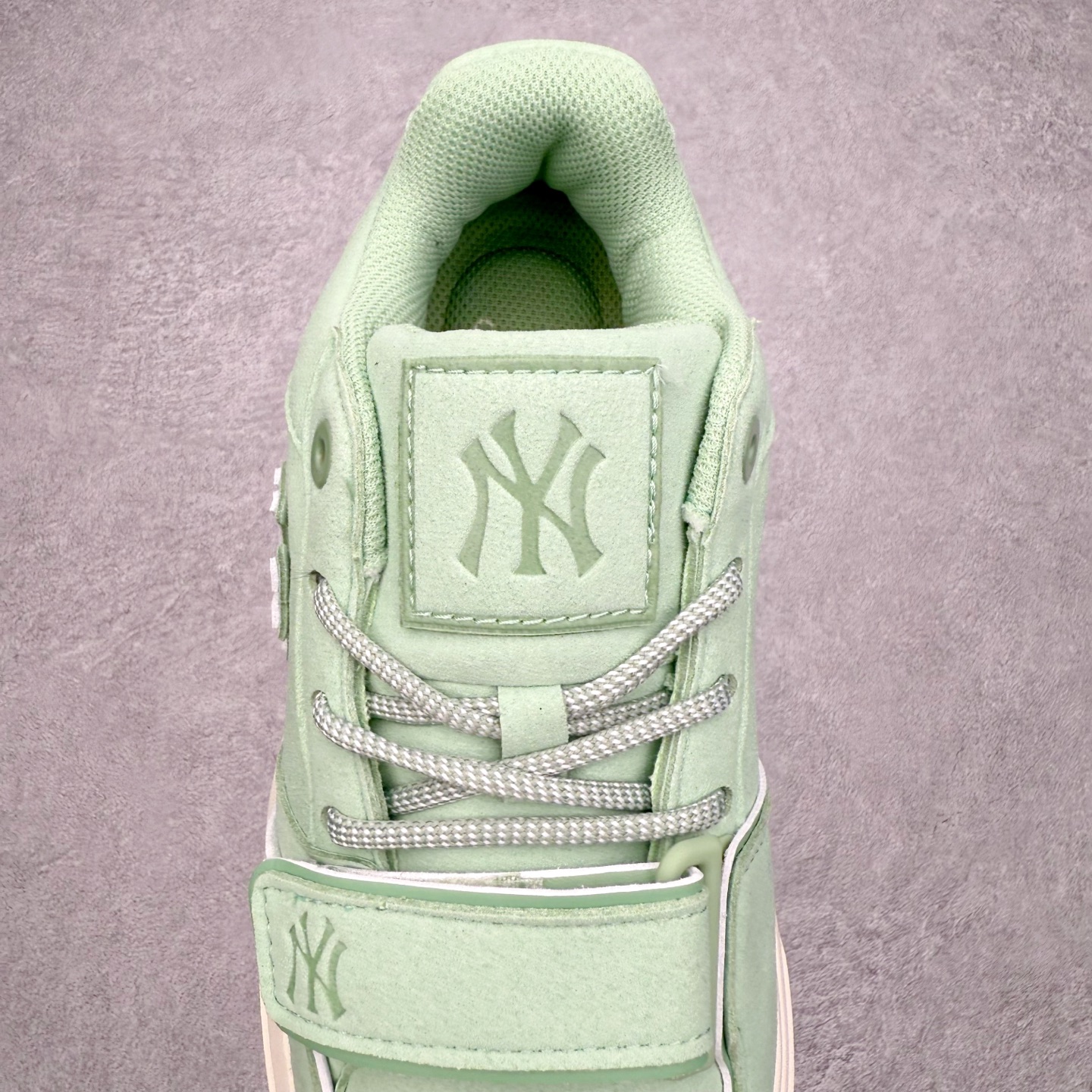 图片[5]-MLB Chunky Liner Basic 复古印花学长鞋系列低帮轻量增高厚底百搭休闲运动慢跑鞋板鞋 Korea韩国联名NY美国榄球纽约洋基队限定 韩国代购专供 全套原楦原纸板原厂数据开发 正确中底拉帮中底网布细节 平台代购专供 左脚内置芯片 韩国代购吊牌标贴 独家一比一RB+MD组合大底 高频后跟小人Logo精准对位立体饱满 正确网布加超迁鞋面 转印中底走线紧密 转印Logo工艺表层防刮不掉色 尺码：35 36 36.5 37.5 38 38.5 39 40 40.5 41 42 42.5 43 44 45-选品中心