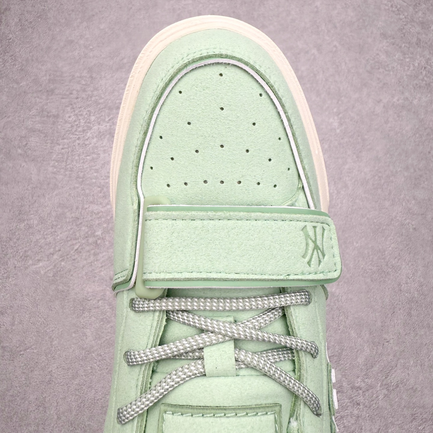 图片[4]-MLB Chunky Liner Basic 复古印花学长鞋系列低帮轻量增高厚底百搭休闲运动慢跑鞋板鞋 Korea韩国联名NY美国榄球纽约洋基队限定 韩国代购专供 全套原楦原纸板原厂数据开发 正确中底拉帮中底网布细节 平台代购专供 左脚内置芯片 韩国代购吊牌标贴 独家一比一RB+MD组合大底 高频后跟小人Logo精准对位立体饱满 正确网布加超迁鞋面 转印中底走线紧密 转印Logo工艺表层防刮不掉色 尺码：35 36 36.5 37.5 38 38.5 39 40 40.5 41 42 42.5 43 44 45-选品中心