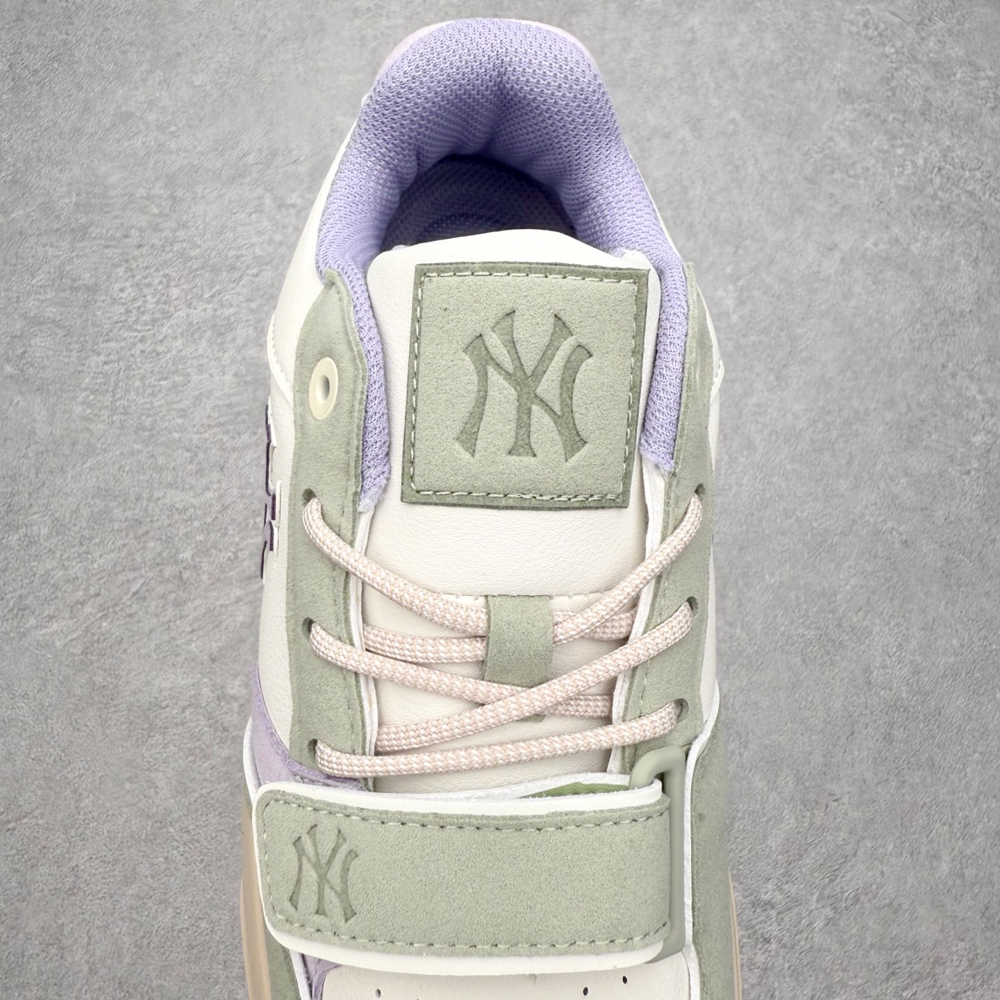 图片[5]-MLB Chunky Liner Basic 复古印花学长鞋系列低帮轻量增高厚底百搭休闲运动慢跑鞋板鞋 Korea韩国联名NY美国榄球纽约洋基队限定 韩国代购专供 全套原楦原纸板原厂数据开发 正确中底拉帮中底网布细节 平台代购专供 左脚内置芯片 韩国代购吊牌标贴 独家一比一RB+MD组合大底 高频后跟小人Logo精准对位立体饱满 正确网布加超迁鞋面 转印中底走线紧密 转印Logo工艺表层防刮不掉色 尺码：35 36 36.5 37.5 38 38.5 39 40 40.5 41 42 42.5 43 44 45-选品中心