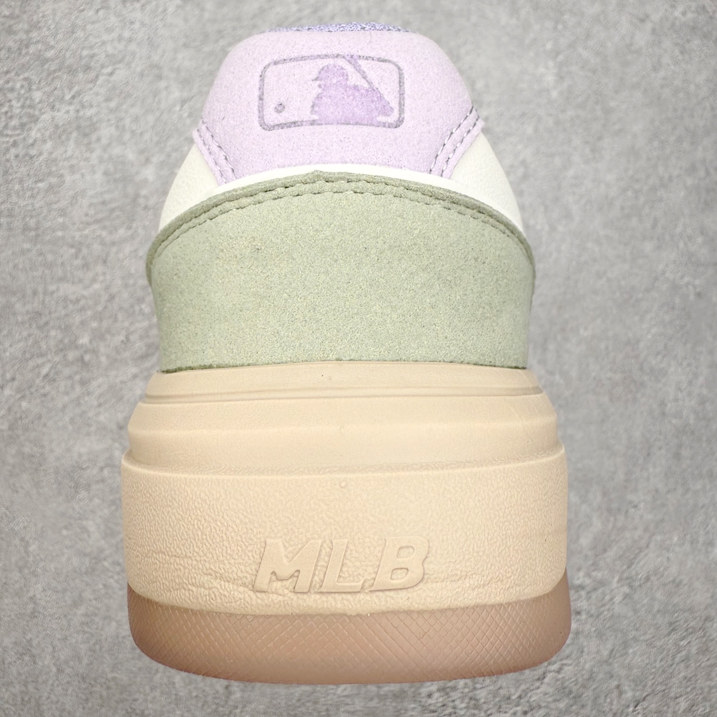 图片[8]-MLB Chunky Liner Basic 复古印花学长鞋系列低帮轻量增高厚底百搭休闲运动慢跑鞋板鞋 Korea韩国联名NY美国榄球纽约洋基队限定 韩国代购专供 全套原楦原纸板原厂数据开发 正确中底拉帮中底网布细节 平台代购专供 左脚内置芯片 韩国代购吊牌标贴 独家一比一RB+MD组合大底 高频后跟小人Logo精准对位立体饱满 正确网布加超迁鞋面 转印中底走线紧密 转印Logo工艺表层防刮不掉色 尺码：35 36 36.5 37.5 38 38.5 39 40 40.5 41 42 42.5 43 44 45-选品中心