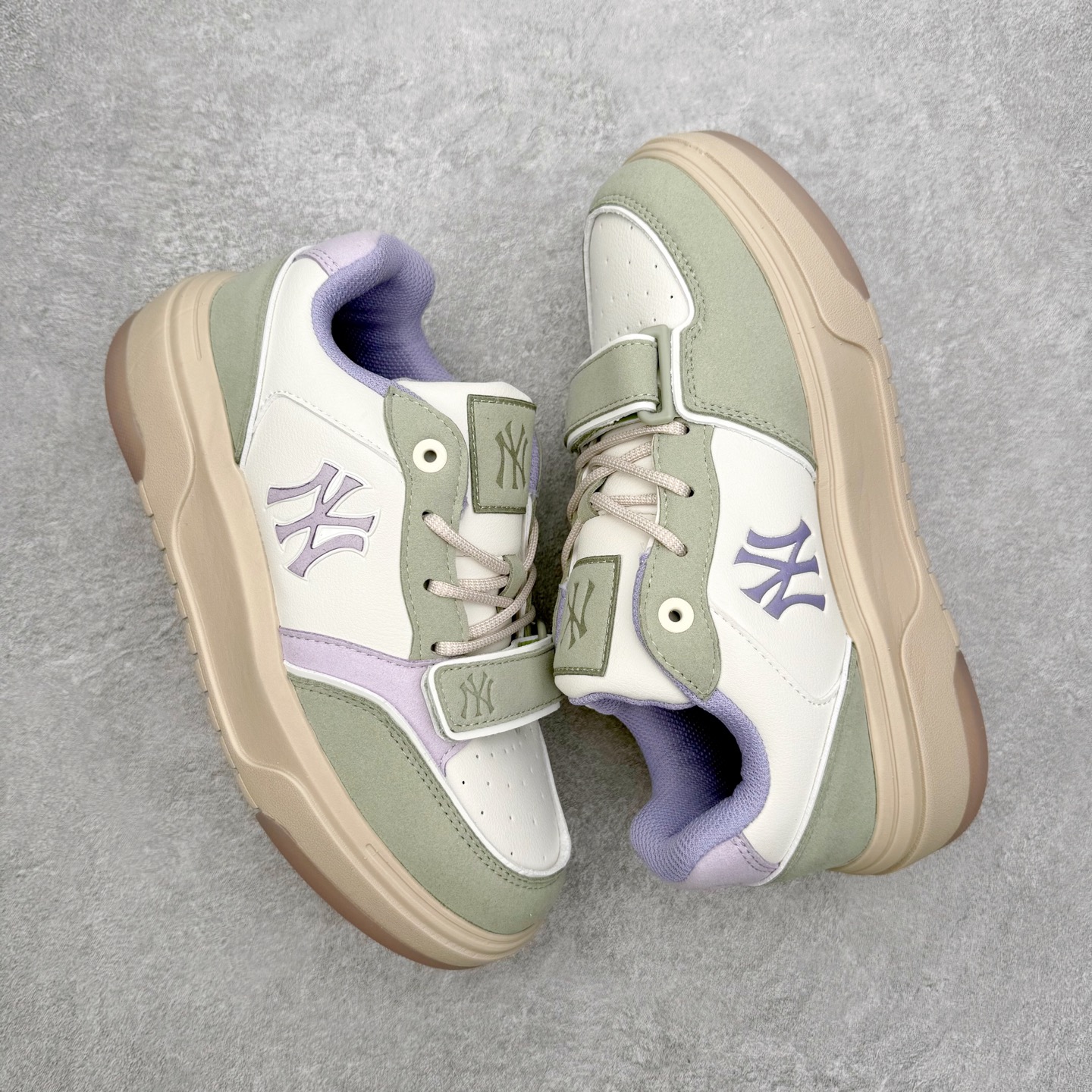 图片[3]-MLB Chunky Liner Basic 复古印花学长鞋系列低帮轻量增高厚底百搭休闲运动慢跑鞋板鞋 Korea韩国联名NY美国榄球纽约洋基队限定 韩国代购专供 全套原楦原纸板原厂数据开发 正确中底拉帮中底网布细节 平台代购专供 左脚内置芯片 韩国代购吊牌标贴 独家一比一RB+MD组合大底 高频后跟小人Logo精准对位立体饱满 正确网布加超迁鞋面 转印中底走线紧密 转印Logo工艺表层防刮不掉色 尺码：35 36 36.5 37.5 38 38.5 39 40 40.5 41 42 42.5 43 44 45-选品中心