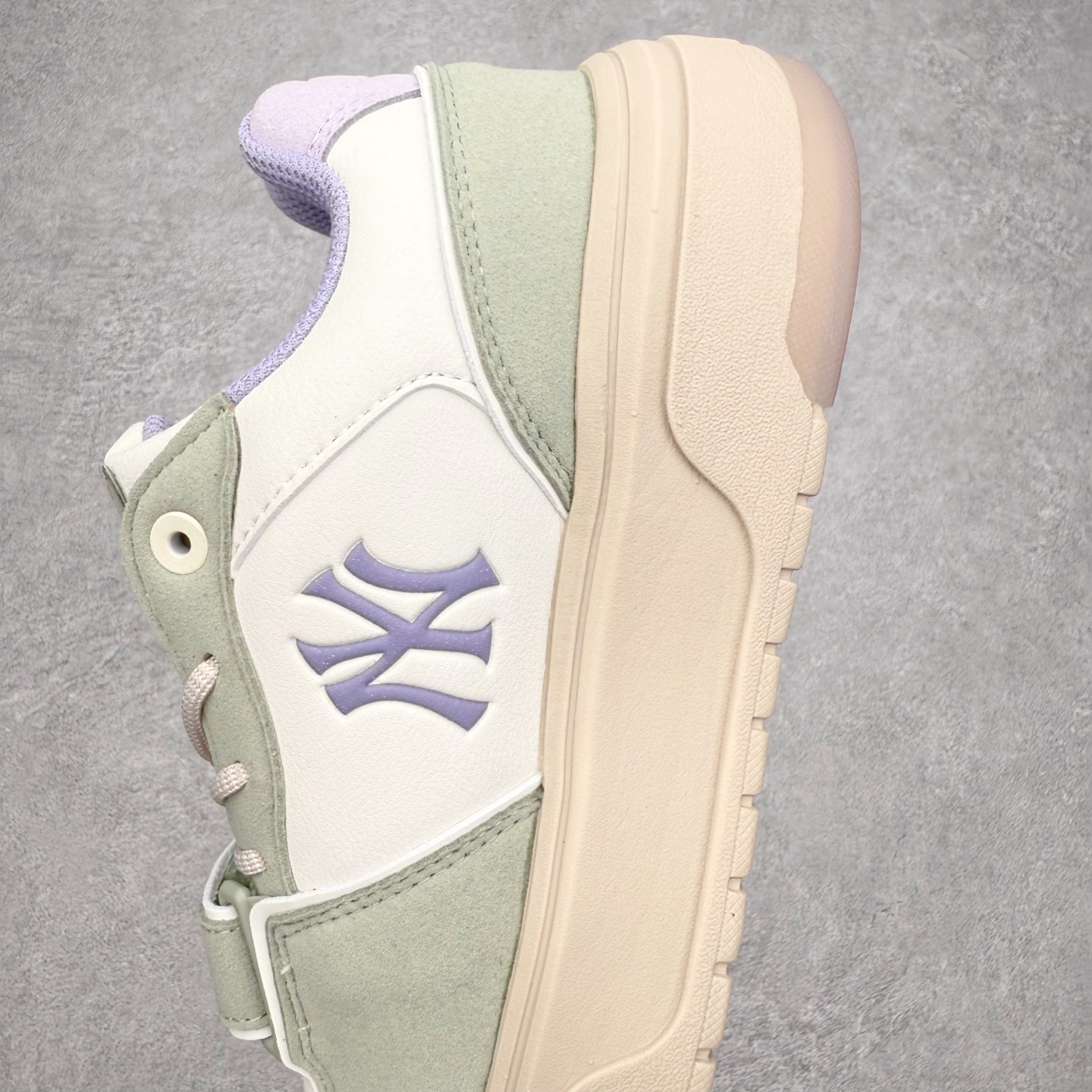 图片[7]-MLB Chunky Liner Basic 复古印花学长鞋系列低帮轻量增高厚底百搭休闲运动慢跑鞋板鞋 Korea韩国联名NY美国榄球纽约洋基队限定 韩国代购专供 全套原楦原纸板原厂数据开发 正确中底拉帮中底网布细节 平台代购专供 左脚内置芯片 韩国代购吊牌标贴 独家一比一RB+MD组合大底 高频后跟小人Logo精准对位立体饱满 正确网布加超迁鞋面 转印中底走线紧密 转印Logo工艺表层防刮不掉色 尺码：35 36 36.5 37.5 38 38.5 39 40 40.5 41 42 42.5 43 44 45-选品中心