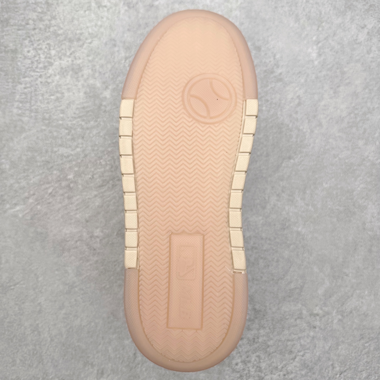 图片[9]-MLB Chunky Liner Basic 复古印花学长鞋系列低帮轻量增高厚底百搭休闲运动慢跑鞋板鞋 Korea韩国联名NY美国榄球纽约洋基队限定 韩国代购专供 全套原楦原纸板原厂数据开发 正确中底拉帮中底网布细节 平台代购专供 左脚内置芯片 韩国代购吊牌标贴 独家一比一RB+MD组合大底 高频后跟小人Logo精准对位立体饱满 正确网布加超迁鞋面 转印中底走线紧密 转印Logo工艺表层防刮不掉色 尺码：35 36 36.5 37.5 38 38.5 39 40 40.5 41 42 42.5 43 44 45-选品中心