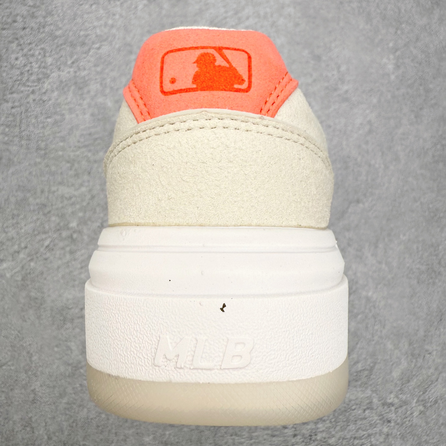 图片[8]-MLB Chunky Liner Basic 复古印花学长鞋系列低帮轻量增高厚底百搭休闲运动慢跑鞋板鞋 Korea韩国联名NY美国榄球纽约洋基队限定 韩国代购专供 全套原楦原纸板原厂数据开发 正确中底拉帮中底网布细节 平台代购专供 左脚内置芯片 韩国代购吊牌标贴 独家一比一RB+MD组合大底 高频后跟小人Logo精准对位立体饱满 正确网布加超迁鞋面 转印中底走线紧密 转印Logo工艺表层防刮不掉色 尺码：35 36 36.5 37.5 38 38.5 39 40 40.5 41 42 42.5 43 44 45-选品中心