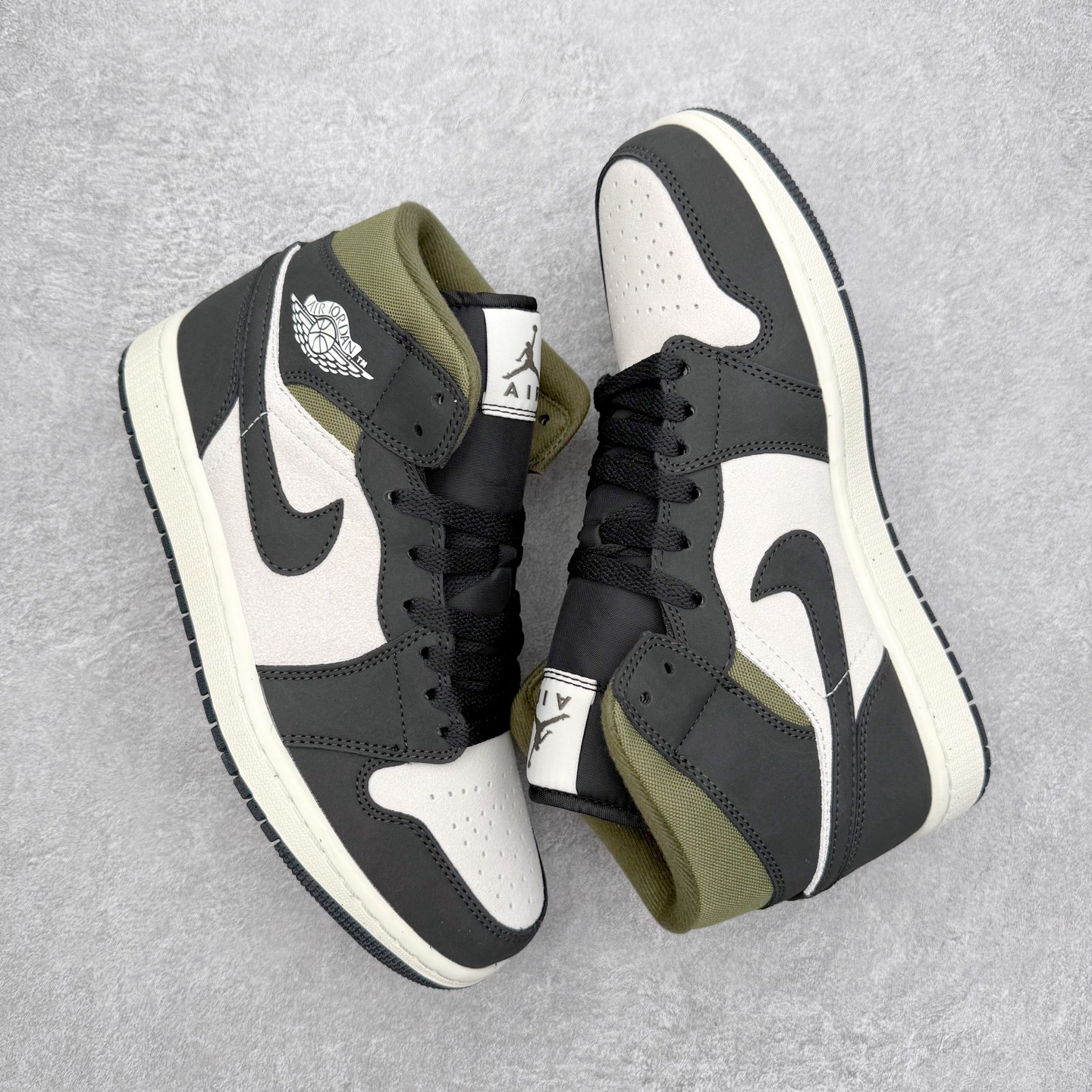 图片[3]-＃K版 Air Jordan AJ1 Mid 中帮 黑橙扣碎 HV4091-102 原厂内置全掌气垫 A模大底 头层小牛皮 鞋舌AJ原厂专用牛津布+AJ专用反口珍珠布+原厂无杂质高弹内里海棉 特殊封边弹力鞋带 全网唯一头层牛皮 原鞋开模 拒绝公底 购置公司同步原材料 原汁原味 忠于原版‼️尺码：36 36.5 37.5 38 38.5 39 40 40.5 41 42 42.5 43 44 44.5 45 46 47.5-选品中心