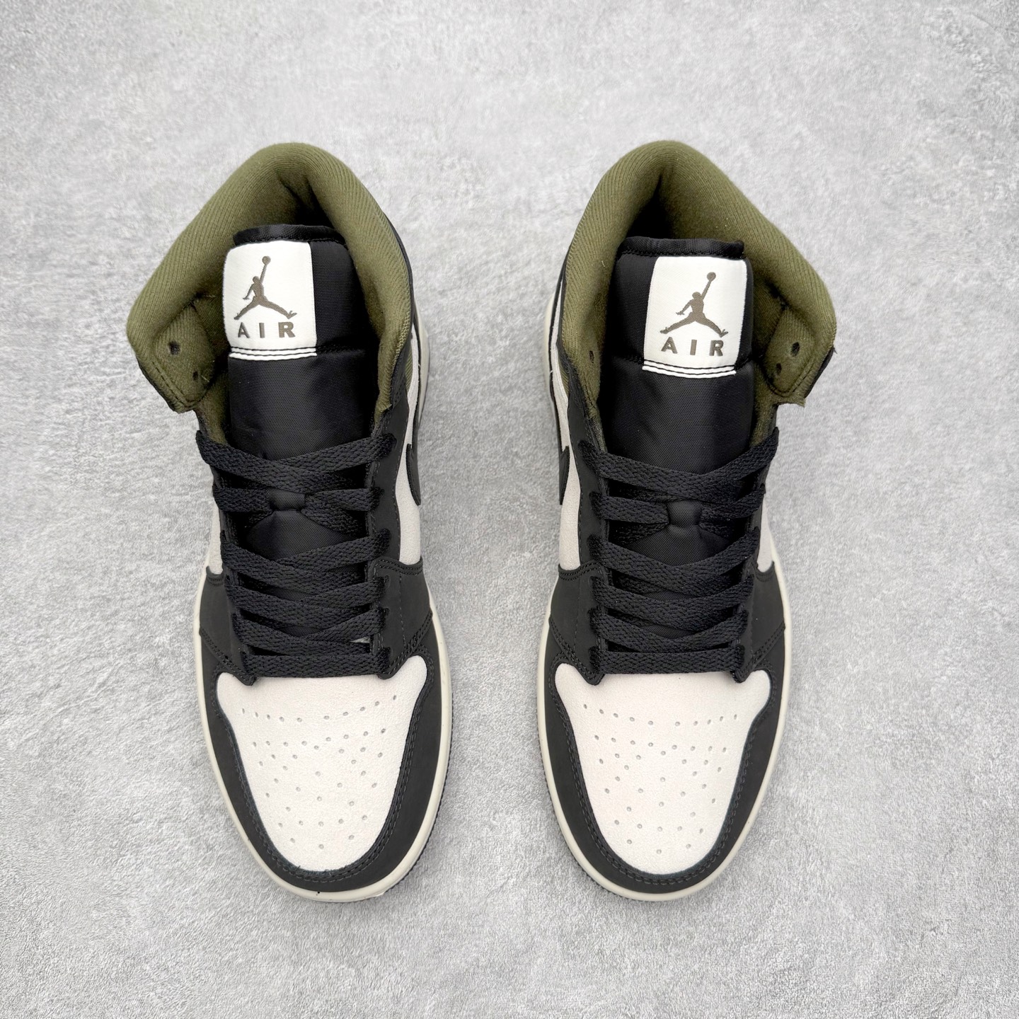 图片[2]-＃K版 Air Jordan AJ1 Mid 中帮 黑橙扣碎 HV4091-102 原厂内置全掌气垫 A模大底 头层小牛皮 鞋舌AJ原厂专用牛津布+AJ专用反口珍珠布+原厂无杂质高弹内里海棉 特殊封边弹力鞋带 全网唯一头层牛皮 原鞋开模 拒绝公底 购置公司同步原材料 原汁原味 忠于原版‼️尺码：36 36.5 37.5 38 38.5 39 40 40.5 41 42 42.5 43 44 44.5 45 46 47.5-选品中心