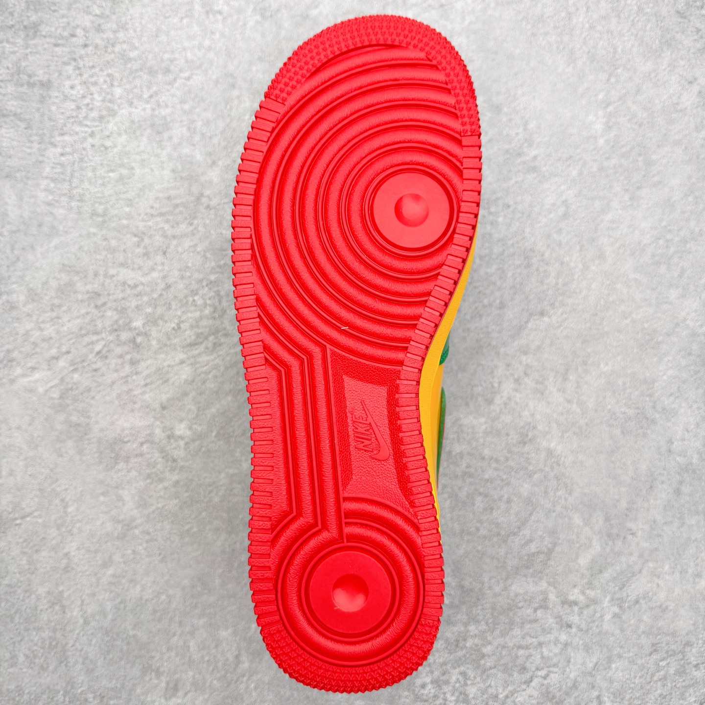 图片[9]-NK Air Force 1´07 Mid 空军一号中帮百搭休闲运动板鞋 IH4383-001 柔软、弹性十足的缓震性能和出色的中底设计 横跨复古与现代的外型结合 造就出风靡全球 三十多年的Force 1 直到今天还深受青睐 实拍调校N版已经零色差零失真 百分百还原实物色彩所见即所得 不存在货不对板色差等低级问题 选购参考实物拍摄 不混卖不参货 只用心做好货严格选品 承诺混一赔十 尺码：36 36.5 37.5 38 38.5 39 40 40.5 41 42 42.5 43 44 44.5 45-选品中心