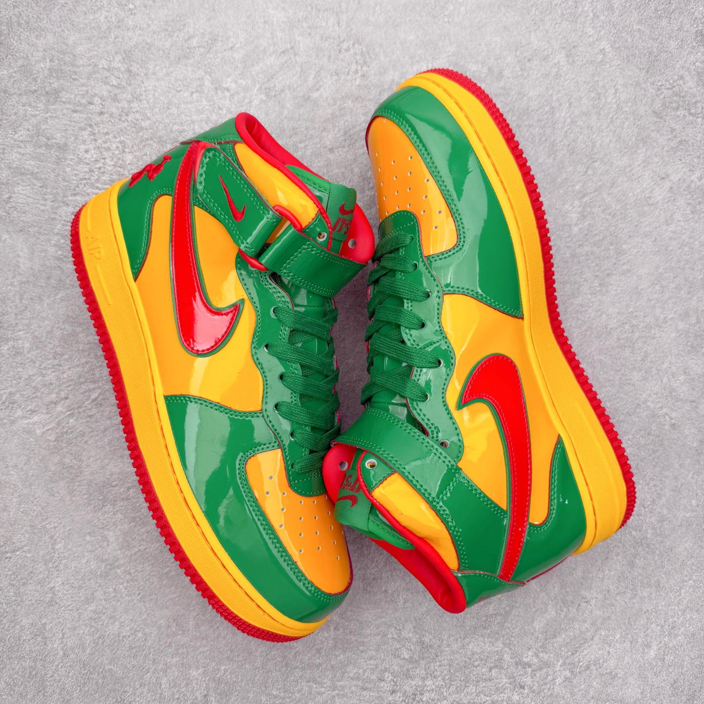 图片[3]-NK Air Force 1´07 Mid 空军一号中帮百搭休闲运动板鞋 IH4383-001 柔软、弹性十足的缓震性能和出色的中底设计 横跨复古与现代的外型结合 造就出风靡全球 三十多年的Force 1 直到今天还深受青睐 实拍调校N版已经零色差零失真 百分百还原实物色彩所见即所得 不存在货不对板色差等低级问题 选购参考实物拍摄 不混卖不参货 只用心做好货严格选品 承诺混一赔十 尺码：36 36.5 37.5 38 38.5 39 40 40.5 41 42 42.5 43 44 44.5 45-选品中心