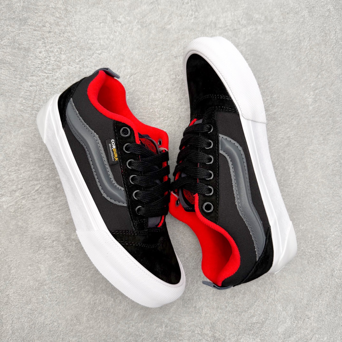 图片[3]-Vans Knu Skool Cordura 黑红 官方新款 复古休闲胖胖面包鞋 肥胖版大LOGO原版全皮猪八面料 货号：VN000D22DE2 尺码：35 36 36.5 37 38 38.5 39 40 40.5 41 42 42.5 43 44 工艺：硫化1：1（重量1：1、真标、原钢印、材质标、鞋型标、合格证）-选品中心