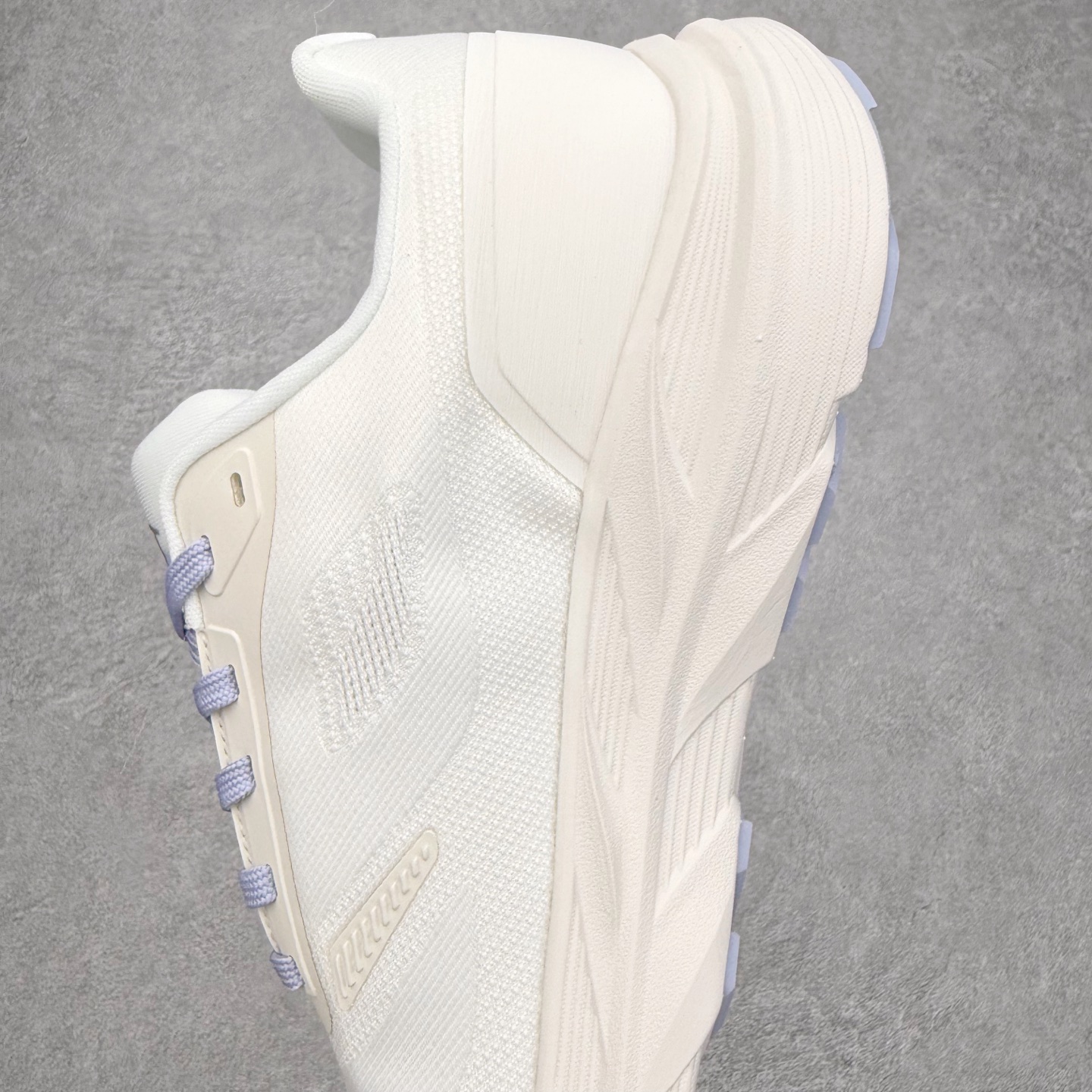 图片[7]-可隆KOLON SPORT 抓地V底巴斯夫轻盈KRUST越野跑鞋 户外功能鞋 男女同款 KOLON SPORT 可隆1973年诞生，并首次推出登山装备。自创立起，KOLON SPORT就把绿色定为基本色调，以常青树为品牌标志，坚持以关爱自然为己任，积极探求自然界的舒适，并以此应用于新产品的开发与研究。40多年来，历经不断革新，成就高端专业户外品牌。实拍调校N版已经零色差零失真 百分百还原实物色彩所见即所得 不存在货不对板色差等低级问题 选购参考实物拍摄 不混卖不参货 只用心做好货严格选品 承诺混一赔十 尺码：36 36.5 37.5 38 38.5 39 40 40.5 41 42 42.5 43 44 44.5 45-选品中心