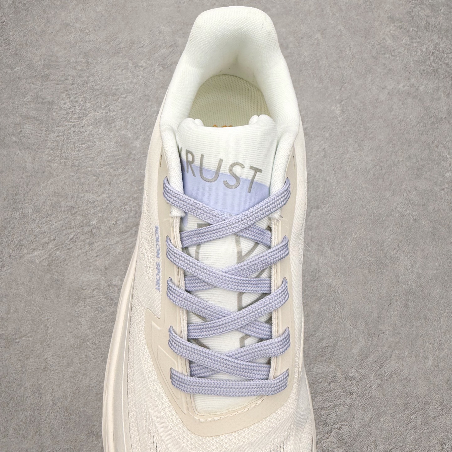 图片[4]-可隆KOLON SPORT 抓地V底巴斯夫轻盈KRUST越野跑鞋 户外功能鞋 男女同款 KOLON SPORT 可隆1973年诞生，并首次推出登山装备。自创立起，KOLON SPORT就把绿色定为基本色调，以常青树为品牌标志，坚持以关爱自然为己任，积极探求自然界的舒适，并以此应用于新产品的开发与研究。40多年来，历经不断革新，成就高端专业户外品牌。实拍调校N版已经零色差零失真 百分百还原实物色彩所见即所得 不存在货不对板色差等低级问题 选购参考实物拍摄 不混卖不参货 只用心做好货严格选品 承诺混一赔十 尺码：36 36.5 37.5 38 38.5 39 40 40.5 41 42 42.5 43 44 44.5 45-选品中心