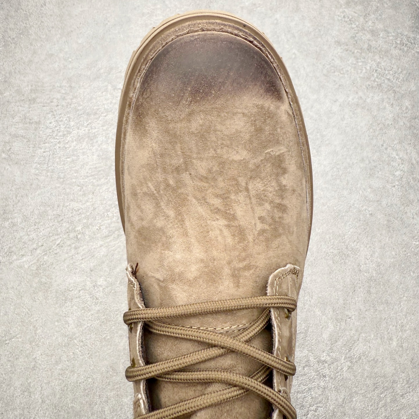 图片[4]-ECCO爱步男鞋大黄靴 防滑厚底马丁靴 工装靴真皮靴 适酷系列 臻选头层皮鞋面 弹性柔韧 舒适透气 带来舒适享受的脚感 贴合足底 便携简约系带设计 可自由调节松紧 细致精湛车线 牢固可靠 带来更持久穿搭品质 防滑弹力鞋底 清晰防滑纹理 轻盈弹力不厚重 抓地耐磨 舒适内里 柔软透气 合脚稳固 尺码：39 40 41 42 43 44 45（皮鞋码）-选品中心