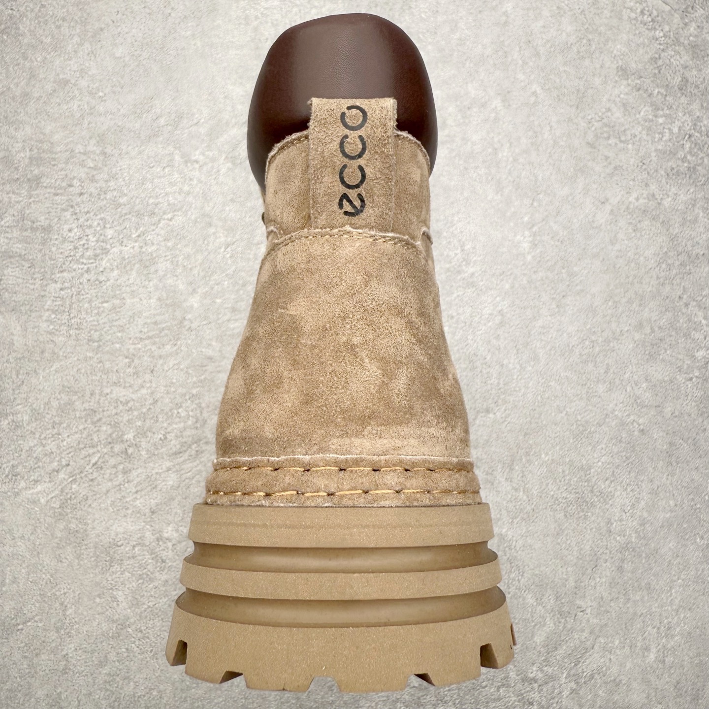 图片[8]-ECCO爱步男鞋大黄靴 防滑厚底马丁靴 工装靴真皮靴 适酷系列 臻选头层皮鞋面 弹性柔韧 舒适透气 带来舒适享受的脚感 贴合足底 便携简约系带设计 可自由调节松紧 细致精湛车线 牢固可靠 带来更持久穿搭品质 防滑弹力鞋底 清晰防滑纹理 轻盈弹力不厚重 抓地耐磨 舒适内里 柔软透气 合脚稳固 尺码：39 40 41 42 43 44 45（皮鞋码）-选品中心