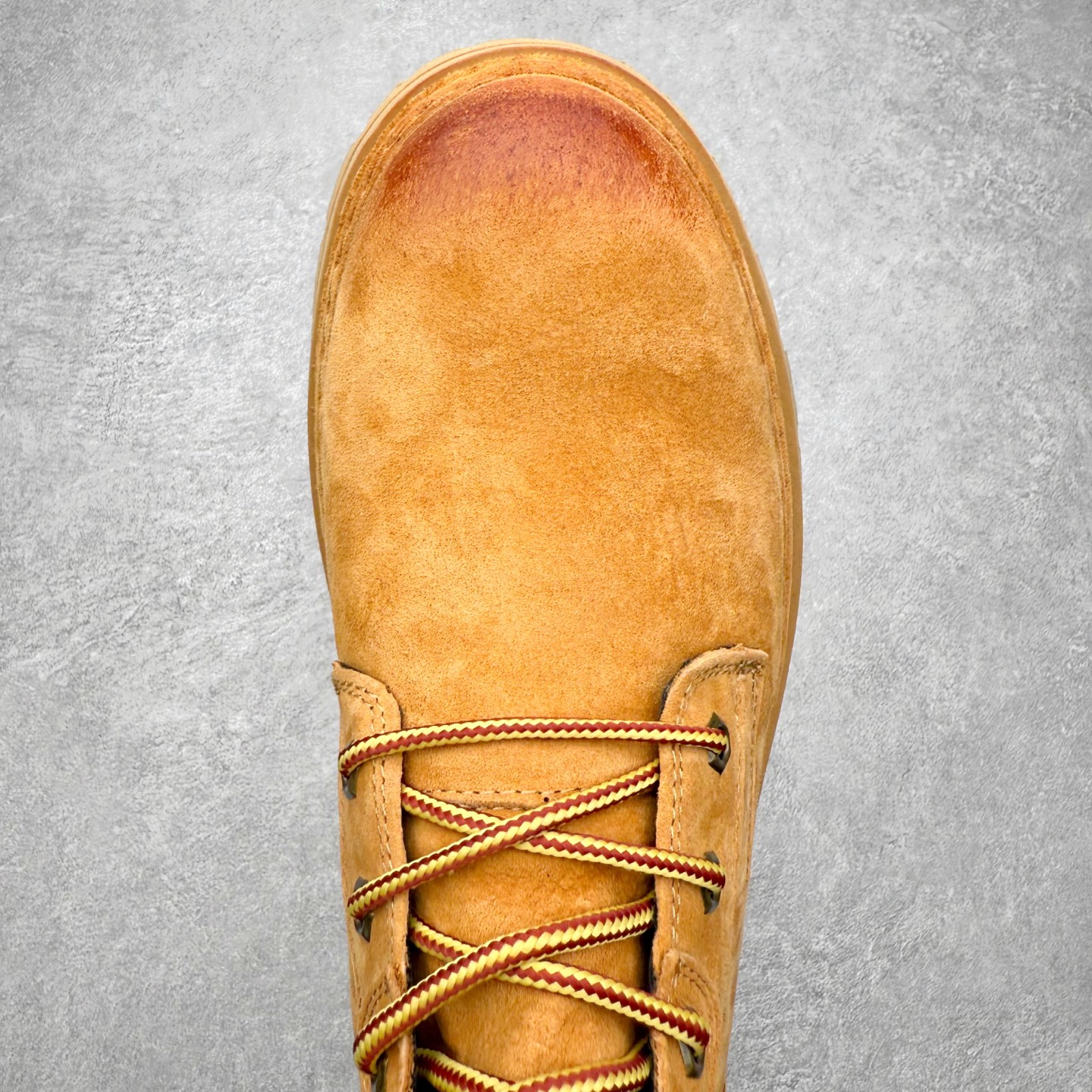 图片[4]-ECCO爱步男鞋大黄靴 防滑厚底马丁靴 工装靴真皮靴 适酷系列 臻选头层皮鞋面 弹性柔韧 舒适透气 带来舒适享受的脚感 贴合足底 便携简约系带设计 可自由调节松紧 细致精湛车线 牢固可靠 带来更持久穿搭品质 防滑弹力鞋底 清晰防滑纹理 轻盈弹力不厚重 抓地耐磨 舒适内里 柔软透气 合脚稳固 尺码：39 40 41 42 43 44 45（皮鞋码）-选品中心