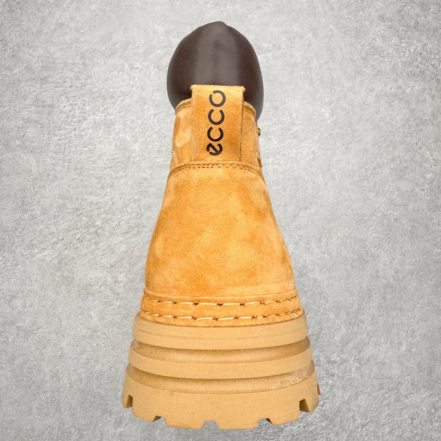 图片[8]-ECCO爱步男鞋大黄靴 防滑厚底马丁靴 工装靴真皮靴 适酷系列 臻选头层皮鞋面 弹性柔韧 舒适透气 带来舒适享受的脚感 贴合足底 便携简约系带设计 可自由调节松紧 细致精湛车线 牢固可靠 带来更持久穿搭品质 防滑弹力鞋底 清晰防滑纹理 轻盈弹力不厚重 抓地耐磨 舒适内里 柔软透气 合脚稳固 尺码：39 40 41 42 43 44 45（皮鞋码）-选品中心
