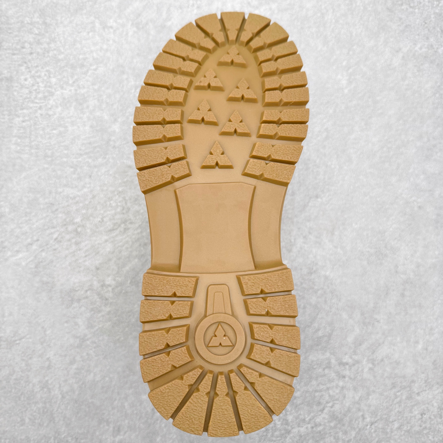 图片[9]-Timberland添柏岚/天伯伦 秋冬新品 秋冬必备户外休闲大黄靴系列#广东大厂品质 原盒原包装 时尚潮流搭配 面料采用意大利🇮🇹顶级磨砂细纹牛皮 轻质大底 搭配防臭防腐真皮乳胶鞋垫 大底到五金都是代工厂原材料制作 同原版固特异永不开胶工艺 好货不杀猪 首单质量严格把控 全网独家首发 品质毋庸置疑 全套官网统一包装 给您完美的穿着体验 质量考究耐穿 型男必备 专治不帅 高品质脚感一流 今年冬季防寒户外专用 日常随意搭配 尺码：38-44（皮鞋码）-选品中心