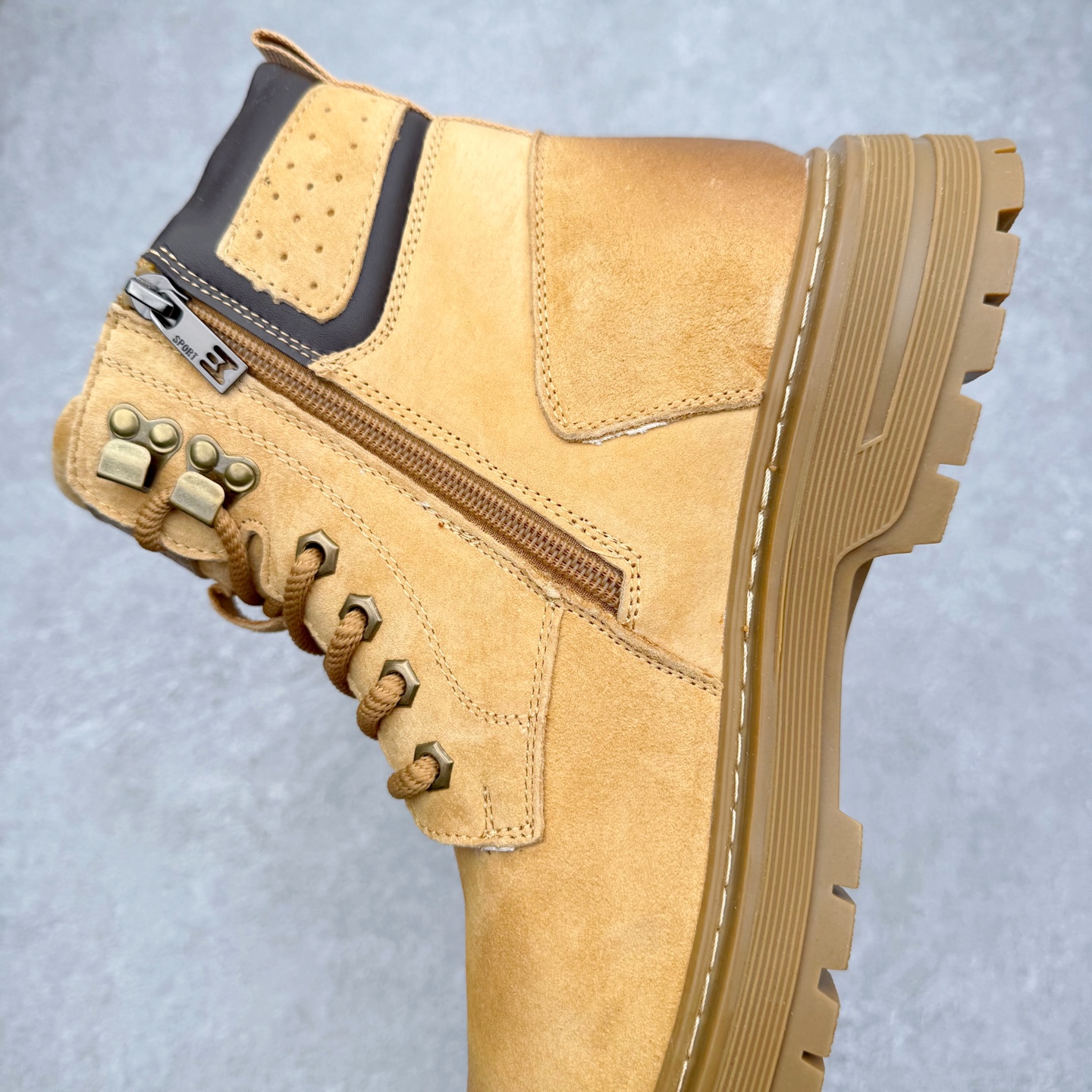 图片[7]-Timberland添柏岚/天伯伦 秋冬新品 秋冬必备户外休闲大黄靴系列#广东大厂品质 原盒原包装 时尚潮流搭配 面料采用意大利🇮🇹顶级磨砂细纹牛皮 轻质大底 搭配防臭防腐真皮乳胶鞋垫 大底到五金都是代工厂原材料制作 同原版固特异永不开胶工艺 好货不杀猪 首单质量严格把控 全网独家首发 品质毋庸置疑 全套官网统一包装 给您完美的穿着体验 质量考究耐穿 型男必备 专治不帅 高品质脚感一流 今年冬季防寒户外专用 日常随意搭配 尺码：38-44（皮鞋码）-选品中心