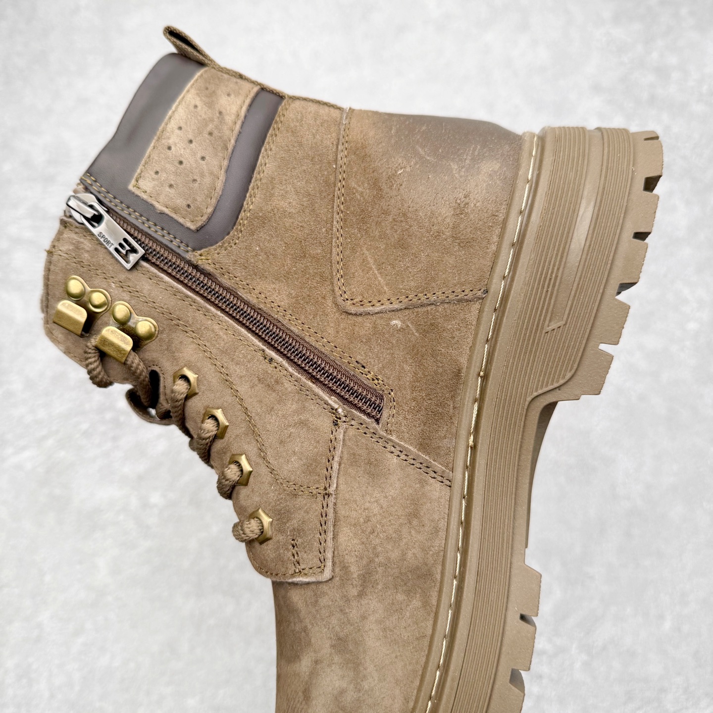 图片[7]-Timberland添柏岚/天伯伦 秋冬新品 秋冬必备户外休闲大黄靴系列#广东大厂品质 原盒原包装 时尚潮流搭配 面料采用意大利🇮🇹顶级磨砂细纹牛皮 轻质大底 搭配防臭防腐真皮乳胶鞋垫 大底到五金都是代工厂原材料制作 同原版固特异永不开胶工艺 好货不杀猪 首单质量严格把控 全网独家首发 品质毋庸置疑 全套官网统一包装 给您完美的穿着体验 质量考究耐穿 型男必备 专治不帅 高品质脚感一流 今年冬季防寒户外专用 日常随意搭配 尺码：38-44（皮鞋码）-选品中心