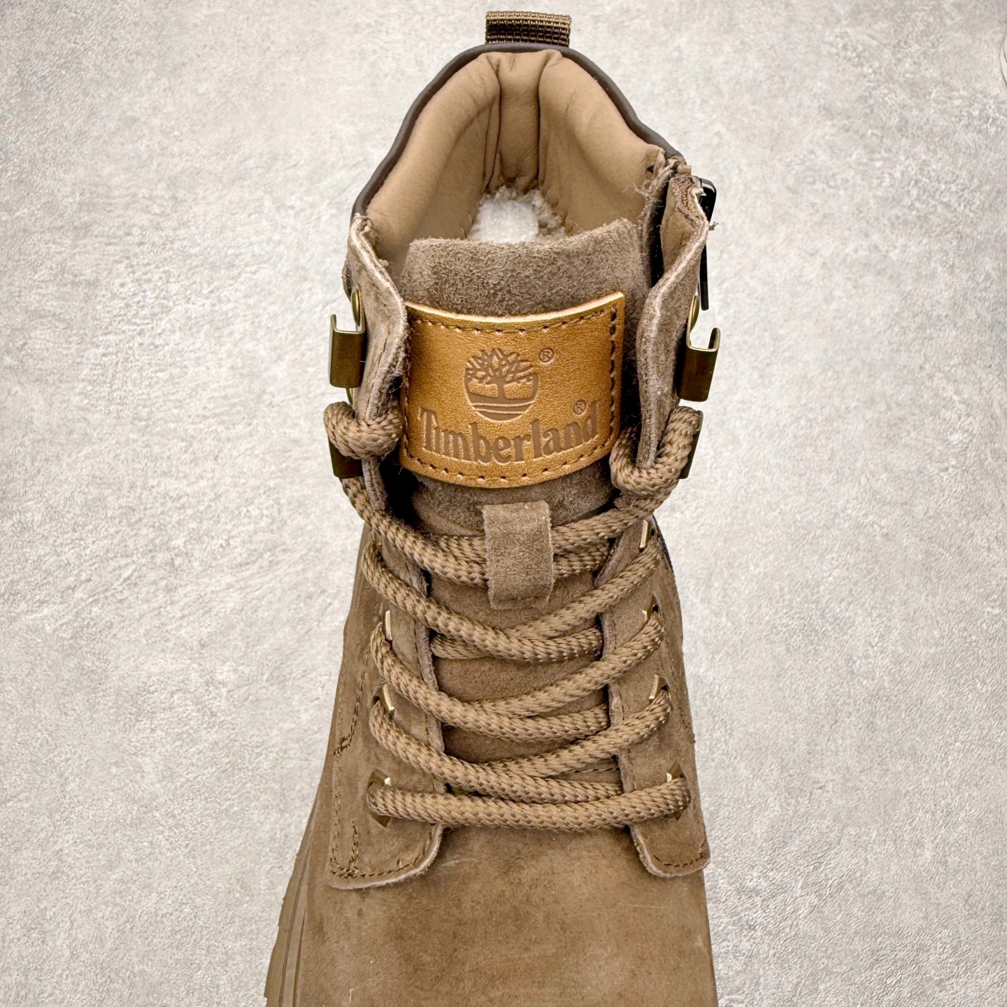 图片[5]-Timberland添柏岚/天伯伦 秋冬新品 秋冬必备户外休闲大黄靴系列#广东大厂品质 原盒原包装 时尚潮流搭配 面料采用意大利🇮🇹顶级磨砂细纹牛皮 轻质大底 搭配防臭防腐真皮乳胶鞋垫 大底到五金都是代工厂原材料制作 同原版固特异永不开胶工艺 好货不杀猪 首单质量严格把控 全网独家首发 品质毋庸置疑 全套官网统一包装 给您完美的穿着体验 质量考究耐穿 型男必备 专治不帅 高品质脚感一流 今年冬季防寒户外专用 日常随意搭配 尺码：38-44（皮鞋码）-选品中心