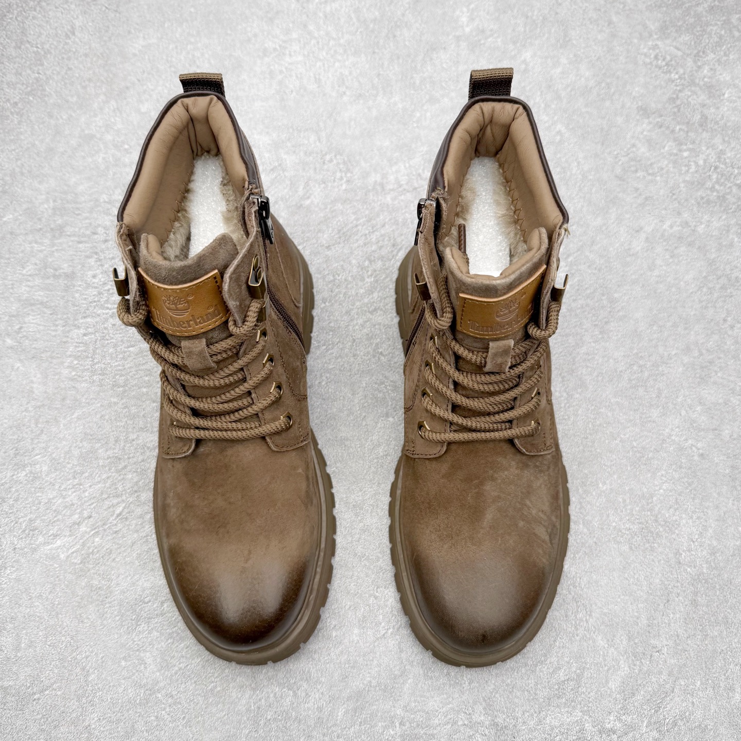 图片[2]-Timberland添柏岚/天伯伦 秋冬新品 秋冬必备户外休闲大黄靴系列#广东大厂品质 原盒原包装 时尚潮流搭配 面料采用意大利🇮🇹顶级磨砂细纹牛皮 轻质大底 搭配防臭防腐真皮乳胶鞋垫 大底到五金都是代工厂原材料制作 同原版固特异永不开胶工艺 好货不杀猪 首单质量严格把控 全网独家首发 品质毋庸置疑 全套官网统一包装 给您完美的穿着体验 质量考究耐穿 型男必备 专治不帅 高品质脚感一流 今年冬季防寒户外专用 日常随意搭配 尺码：38-44（皮鞋码）-选品中心