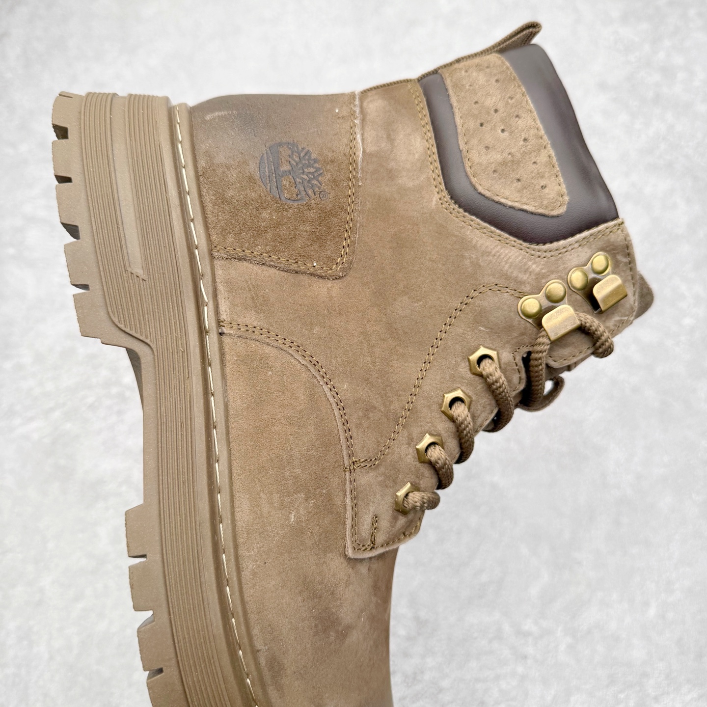 图片[6]-Timberland添柏岚/天伯伦 秋冬新品 秋冬必备户外休闲大黄靴系列#广东大厂品质 原盒原包装 时尚潮流搭配 面料采用意大利🇮🇹顶级磨砂细纹牛皮 轻质大底 搭配防臭防腐真皮乳胶鞋垫 大底到五金都是代工厂原材料制作 同原版固特异永不开胶工艺 好货不杀猪 首单质量严格把控 全网独家首发 品质毋庸置疑 全套官网统一包装 给您完美的穿着体验 质量考究耐穿 型男必备 专治不帅 高品质脚感一流 今年冬季防寒户外专用 日常随意搭配 尺码：38-44（皮鞋码）-选品中心