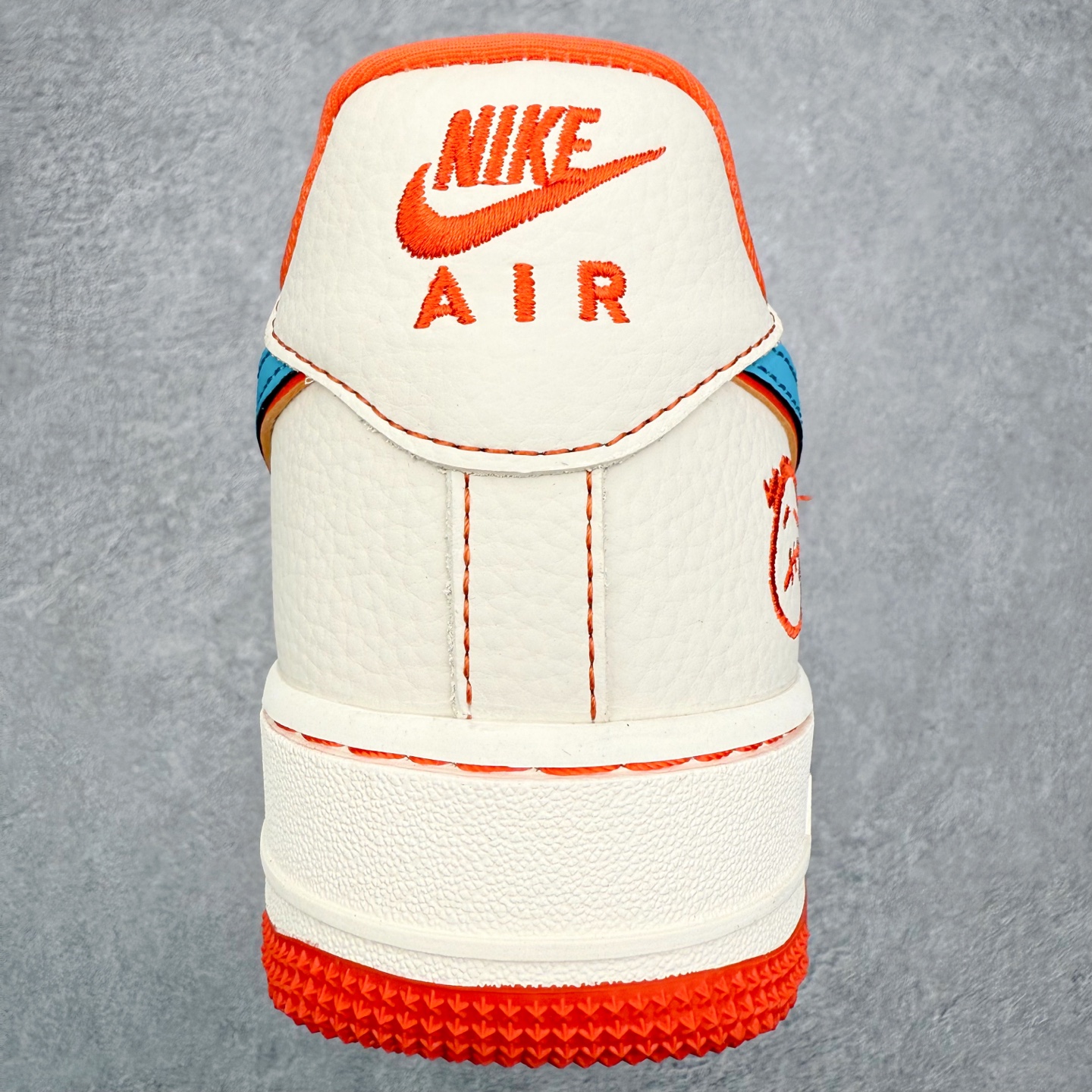 图片[8]-NK Air Force 1´07 Low 空军一号低帮百搭休闲运动板鞋 XL1979-125 柔软、弹性十足的缓震性能和出色的中底设计 横跨复古与现代的外型结合 造就出风靡全球 三十多年的Force 1 直到今天还深受青睐 实拍调校N版已经零色差零失真 百分百还原实物色彩所见即所得 不存在货不对板色差等低级问题 选购参考实物拍摄 不混卖不参货 只用心做好货严格选品 承诺混一赔十 尺码：36 36.5 37.5 38 38.5 39 40 40.5 41 42 42.5 43 44 44.5 45-选品中心