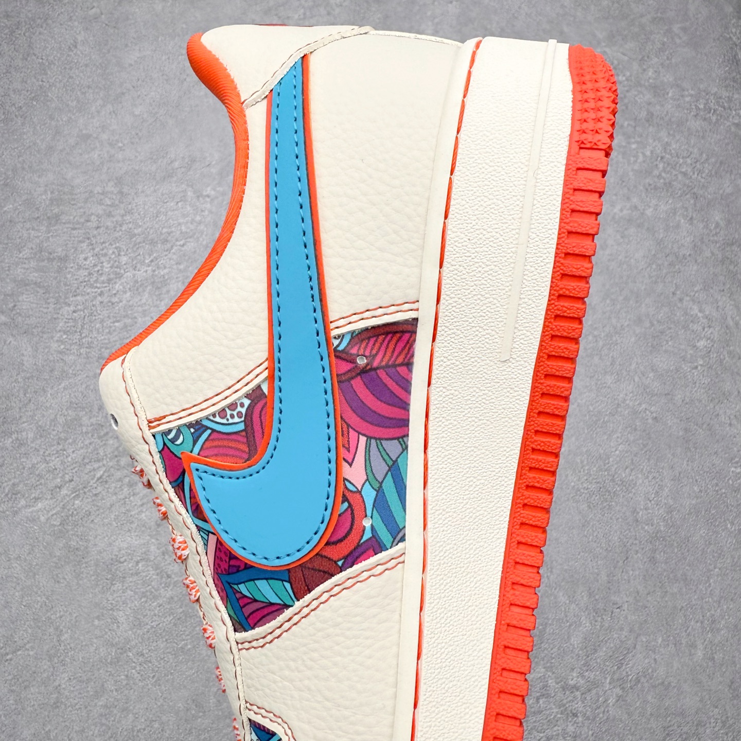 图片[7]-NK Air Force 1´07 Low 空军一号低帮百搭休闲运动板鞋 XL1979-125 柔软、弹性十足的缓震性能和出色的中底设计 横跨复古与现代的外型结合 造就出风靡全球 三十多年的Force 1 直到今天还深受青睐 实拍调校N版已经零色差零失真 百分百还原实物色彩所见即所得 不存在货不对板色差等低级问题 选购参考实物拍摄 不混卖不参货 只用心做好货严格选品 承诺混一赔十 尺码：36 36.5 37.5 38 38.5 39 40 40.5 41 42 42.5 43 44 44.5 45-选品中心