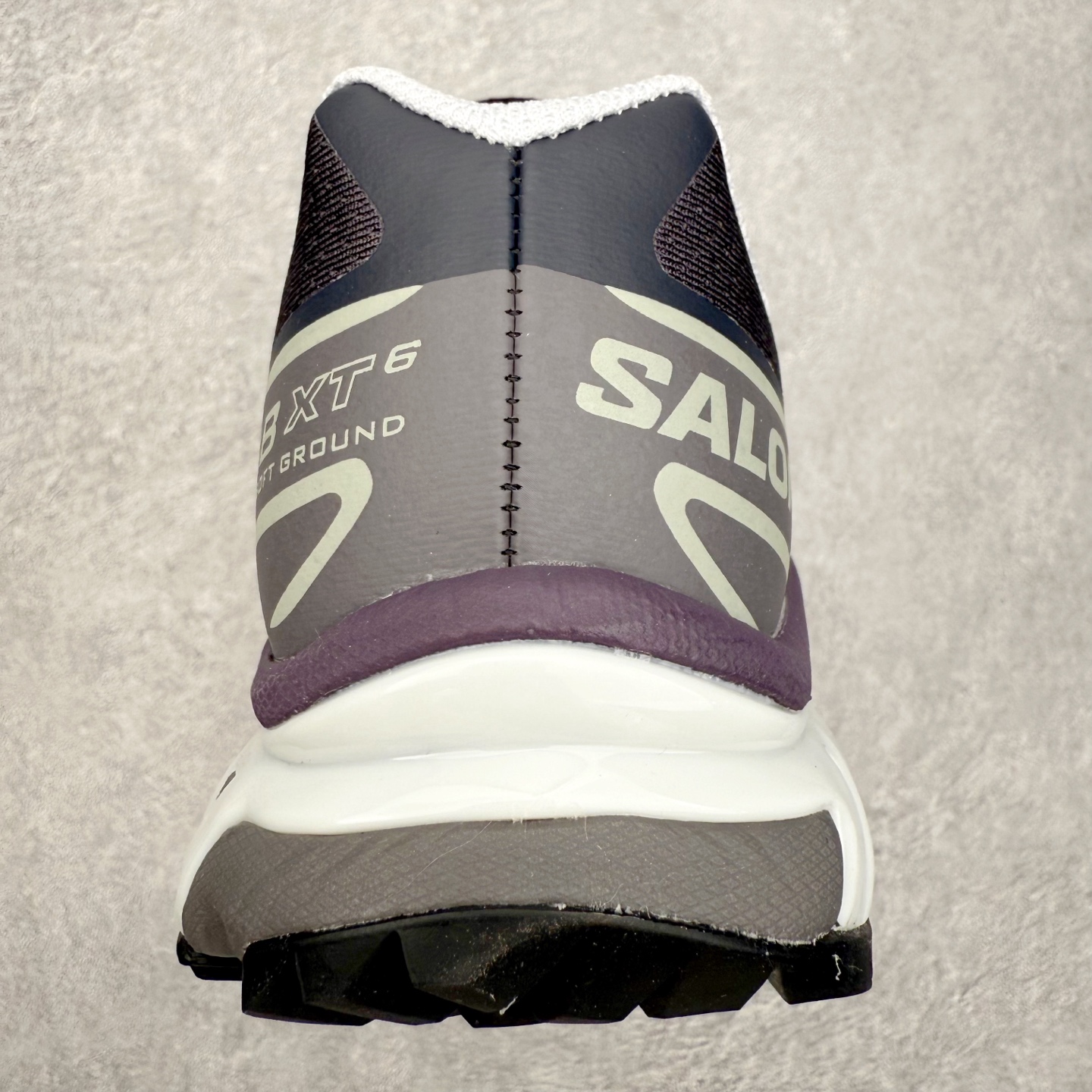 图片[8]-Salomon XT-6 萨洛蒙复古潮流户外机能登山跑鞋 纯原外贸平台特供订单 耗时半年巨作 全套原纸板楦头开发 原厂特供网布配套加持 确保原汁原味 完美呈现版型 原档数据独家私模五层组合大底 男女鞋同步官方开发至46.5 原装Ortholite轻量化鞋垫 中底布带钢印编号 原厂TPU锁扣 进口港宝加持 后跟自然饱满 还原公司包裹性 鞋面以“锯齿”状的包裹系统呈现 在基色底之下加入了各种色点缀 将公司的最新技术和时尚前卫的造型融入耐用的长跑款式中 鞋面由 TPU 薄膜制成 并焊接在高耐磨网眼上 使其既时尚又坚固 由 ACS底盘支撑 可增强稳定性和支撑力 以及由橡胶凸耳 Contragrip外底覆盖的 EVA 缓冲中底 旨在应对崎岖的地形 鞋舌上的彩色Salomon 标签、Quicklace 系统以及鞋头、鞋舌和鞋跟上的附加品牌使细节更加完美 让穿着者可以轻松驾驭户外与通勤下的任何运动生活场景 无缝鞋身户外随意纵横 颜值与脚感兼备 出街通勤 绝对非常吸睛 你值得拥有 尺码：36 36.5 37.5 38 38.5 39 40 40.5 41 42 42.5 43 44 44.5 45 注意：偏小1码-选品中心