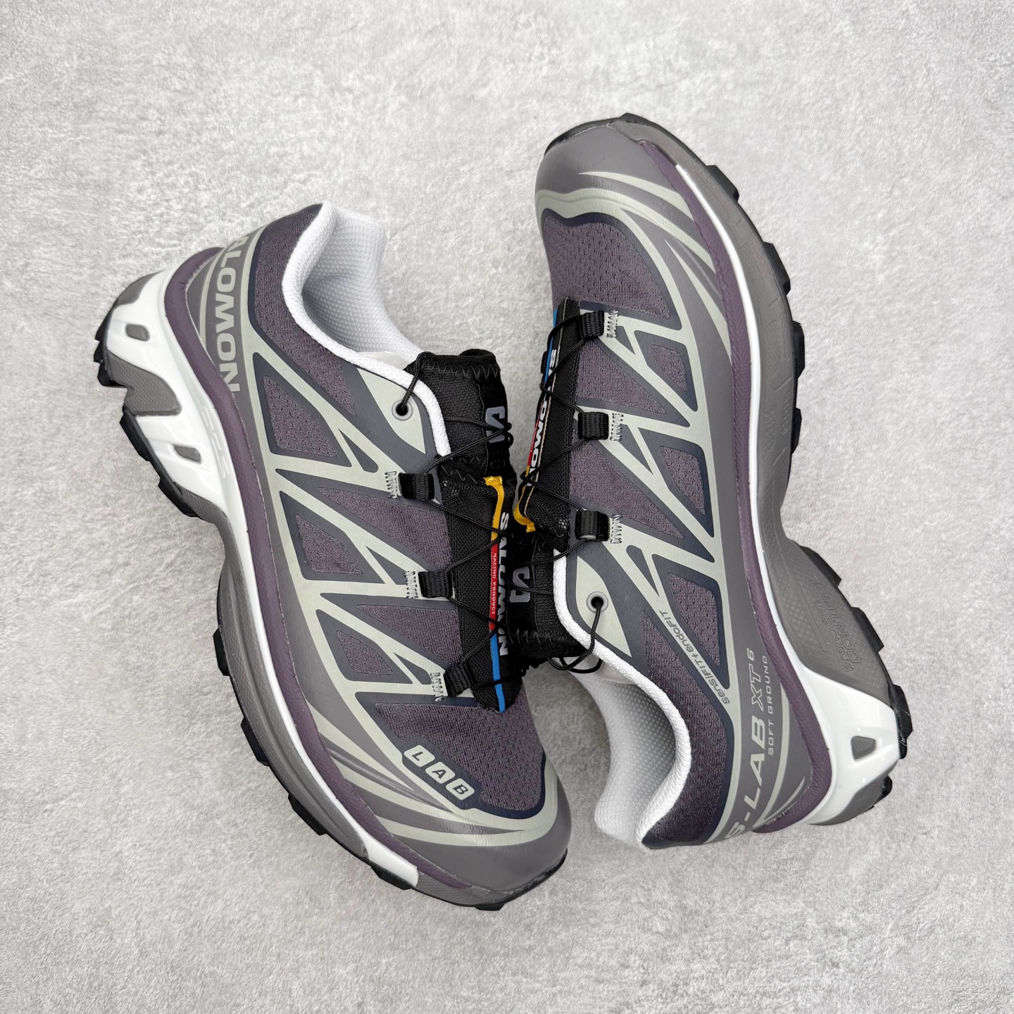 图片[3]-Salomon XT-6 萨洛蒙复古潮流户外机能登山跑鞋 纯原外贸平台特供订单 耗时半年巨作 全套原纸板楦头开发 原厂特供网布配套加持 确保原汁原味 完美呈现版型 原档数据独家私模五层组合大底 男女鞋同步官方开发至46.5 原装Ortholite轻量化鞋垫 中底布带钢印编号 原厂TPU锁扣 进口港宝加持 后跟自然饱满 还原公司包裹性 鞋面以“锯齿”状的包裹系统呈现 在基色底之下加入了各种色点缀 将公司的最新技术和时尚前卫的造型融入耐用的长跑款式中 鞋面由 TPU 薄膜制成 并焊接在高耐磨网眼上 使其既时尚又坚固 由 ACS底盘支撑 可增强稳定性和支撑力 以及由橡胶凸耳 Contragrip外底覆盖的 EVA 缓冲中底 旨在应对崎岖的地形 鞋舌上的彩色Salomon 标签、Quicklace 系统以及鞋头、鞋舌和鞋跟上的附加品牌使细节更加完美 让穿着者可以轻松驾驭户外与通勤下的任何运动生活场景 无缝鞋身户外随意纵横 颜值与脚感兼备 出街通勤 绝对非常吸睛 你值得拥有 尺码：36 36.5 37.5 38 38.5 39 40 40.5 41 42 42.5 43 44 44.5 45 注意：偏小1码-选品中心