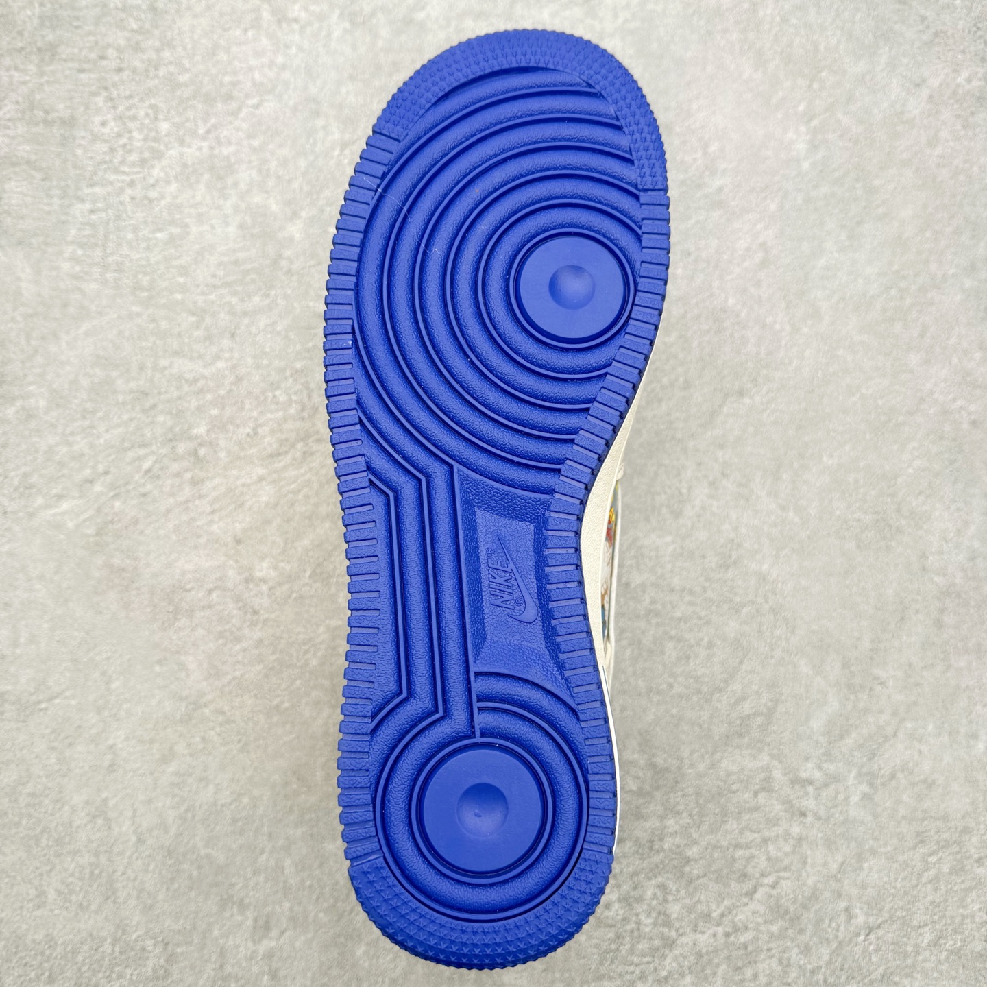 图片[9]-NK Air Force 1´07 Low 空军一号低帮百搭休闲运动板鞋 XL1979-125 柔软、弹性十足的缓震性能和出色的中底设计 横跨复古与现代的外型结合 造就出风靡全球 三十多年的Force 1 直到今天还深受青睐 实拍调校N版已经零色差零失真 百分百还原实物色彩所见即所得 不存在货不对板色差等低级问题 选购参考实物拍摄 不混卖不参货 只用心做好货严格选品 承诺混一赔十 尺码：36 36.5 37.5 38 38.5 39 40 40.5 41 42 42.5 43 44 44.5 45-选品中心