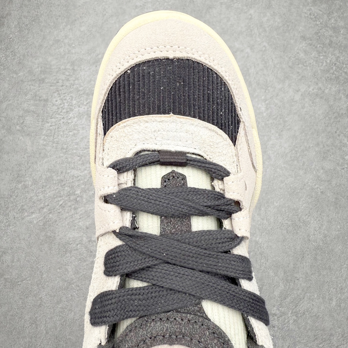 图片[4]-＃福利特价 PUMA 180 Night Rider 彪马 防滑耐磨低帮休闲板鞋 设计灵感源自90及00一代的滑板运动文化 简约又不失设计巧思的帅气风格让它轻松驾驭日常休闲或滑板场合 运动兼具匠心 细节彰显品质 衬垫边缘以提供支撑和灵活性 强化鞋头以承受持续的磨损 耐磨性强 稳定性高 抓地更牢 不易打滑 货号： 394873 尺码： 35 36 36.5 37.5 38 38.5 39 40 40.5 41 42 42.5 43 44 45-选品中心