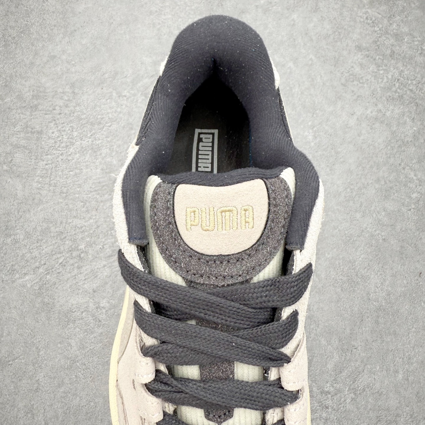 图片[5]-＃福利特价 PUMA 180 Night Rider 彪马 防滑耐磨低帮休闲板鞋 设计灵感源自90及00一代的滑板运动文化 简约又不失设计巧思的帅气风格让它轻松驾驭日常休闲或滑板场合 运动兼具匠心 细节彰显品质 衬垫边缘以提供支撑和灵活性 强化鞋头以承受持续的磨损 耐磨性强 稳定性高 抓地更牢 不易打滑 货号： 394873 尺码： 35 36 36.5 37.5 38 38.5 39 40 40.5 41 42 42.5 43 44 45-选品中心