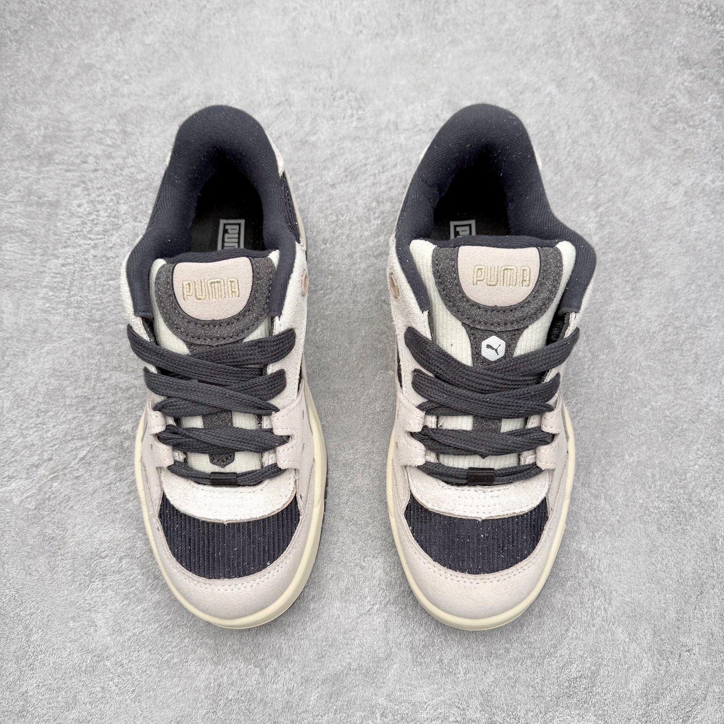 图片[2]-＃福利特价 PUMA 180 Night Rider 彪马 防滑耐磨低帮休闲板鞋 设计灵感源自90及00一代的滑板运动文化 简约又不失设计巧思的帅气风格让它轻松驾驭日常休闲或滑板场合 运动兼具匠心 细节彰显品质 衬垫边缘以提供支撑和灵活性 强化鞋头以承受持续的磨损 耐磨性强 稳定性高 抓地更牢 不易打滑 货号： 394873 尺码： 35 36 36.5 37.5 38 38.5 39 40 40.5 41 42 42.5 43 44 45-选品中心