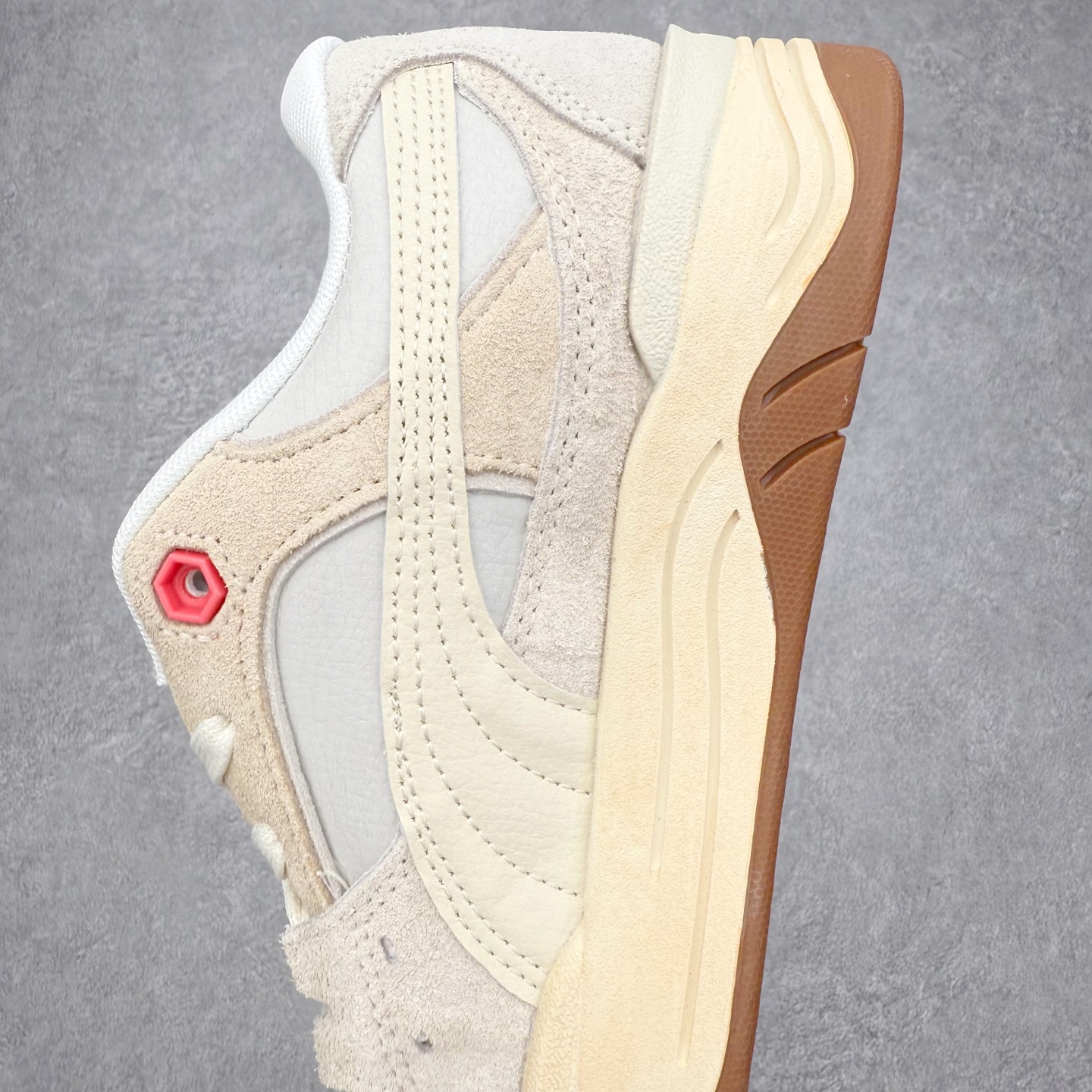 图片[7]-＃福利特价 PUMA 180 Night Rider 彪马 防滑耐磨低帮休闲板鞋 设计灵感源自90及00一代的滑板运动文化 简约又不失设计巧思的帅气风格让它轻松驾驭日常休闲或滑板场合 运动兼具匠心 细节彰显品质 衬垫边缘以提供支撑和灵活性 强化鞋头以承受持续的磨损 耐磨性强 稳定性高 抓地更牢 不易打滑 货号： 394873 尺码： 35 36 36.5 37.5 38 38.5 39 40 40.5 41 42 42.5 43 44 45-选品中心