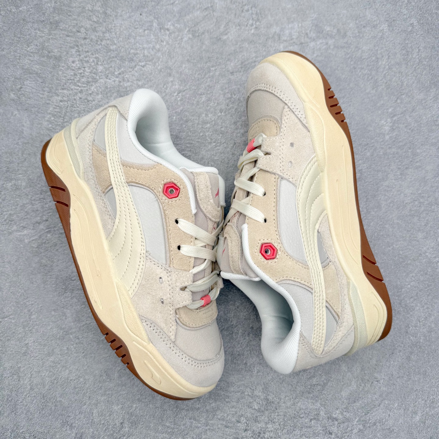 图片[3]-＃福利特价 PUMA 180 Night Rider 彪马 防滑耐磨低帮休闲板鞋 设计灵感源自90及00一代的滑板运动文化 简约又不失设计巧思的帅气风格让它轻松驾驭日常休闲或滑板场合 运动兼具匠心 细节彰显品质 衬垫边缘以提供支撑和灵活性 强化鞋头以承受持续的磨损 耐磨性强 稳定性高 抓地更牢 不易打滑 货号： 394873 尺码： 35 36 36.5 37.5 38 38.5 39 40 40.5 41 42 42.5 43 44 45-选品中心