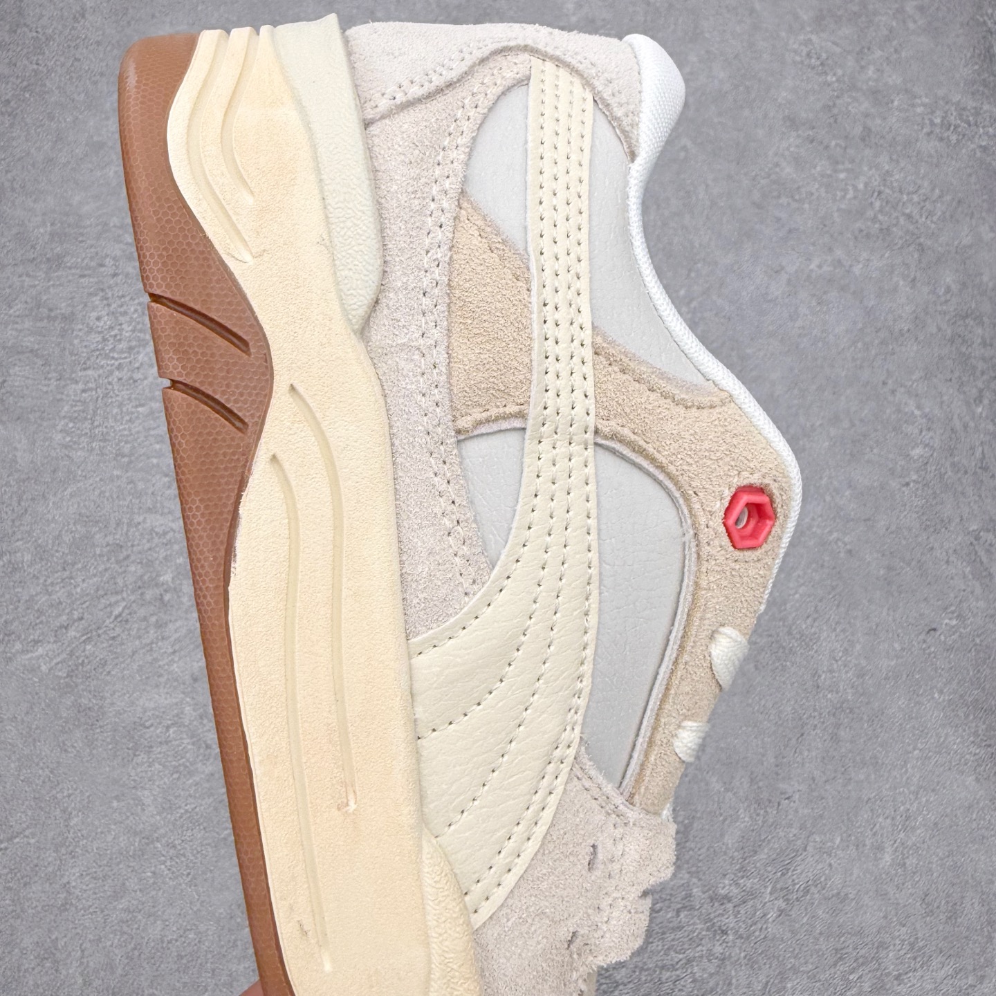 图片[6]-＃福利特价 PUMA 180 Night Rider 彪马 防滑耐磨低帮休闲板鞋 设计灵感源自90及00一代的滑板运动文化 简约又不失设计巧思的帅气风格让它轻松驾驭日常休闲或滑板场合 运动兼具匠心 细节彰显品质 衬垫边缘以提供支撑和灵活性 强化鞋头以承受持续的磨损 耐磨性强 稳定性高 抓地更牢 不易打滑 货号： 394873 尺码： 35 36 36.5 37.5 38 38.5 39 40 40.5 41 42 42.5 43 44 45-选品中心