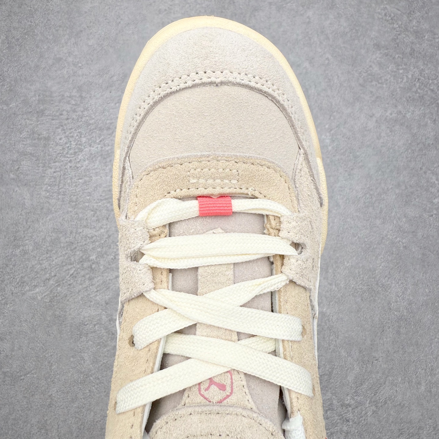 图片[4]-＃福利特价 PUMA 180 Night Rider 彪马 防滑耐磨低帮休闲板鞋 设计灵感源自90及00一代的滑板运动文化 简约又不失设计巧思的帅气风格让它轻松驾驭日常休闲或滑板场合 运动兼具匠心 细节彰显品质 衬垫边缘以提供支撑和灵活性 强化鞋头以承受持续的磨损 耐磨性强 稳定性高 抓地更牢 不易打滑 货号： 394873 尺码： 35 36 36.5 37.5 38 38.5 39 40 40.5 41 42 42.5 43 44 45-选品中心