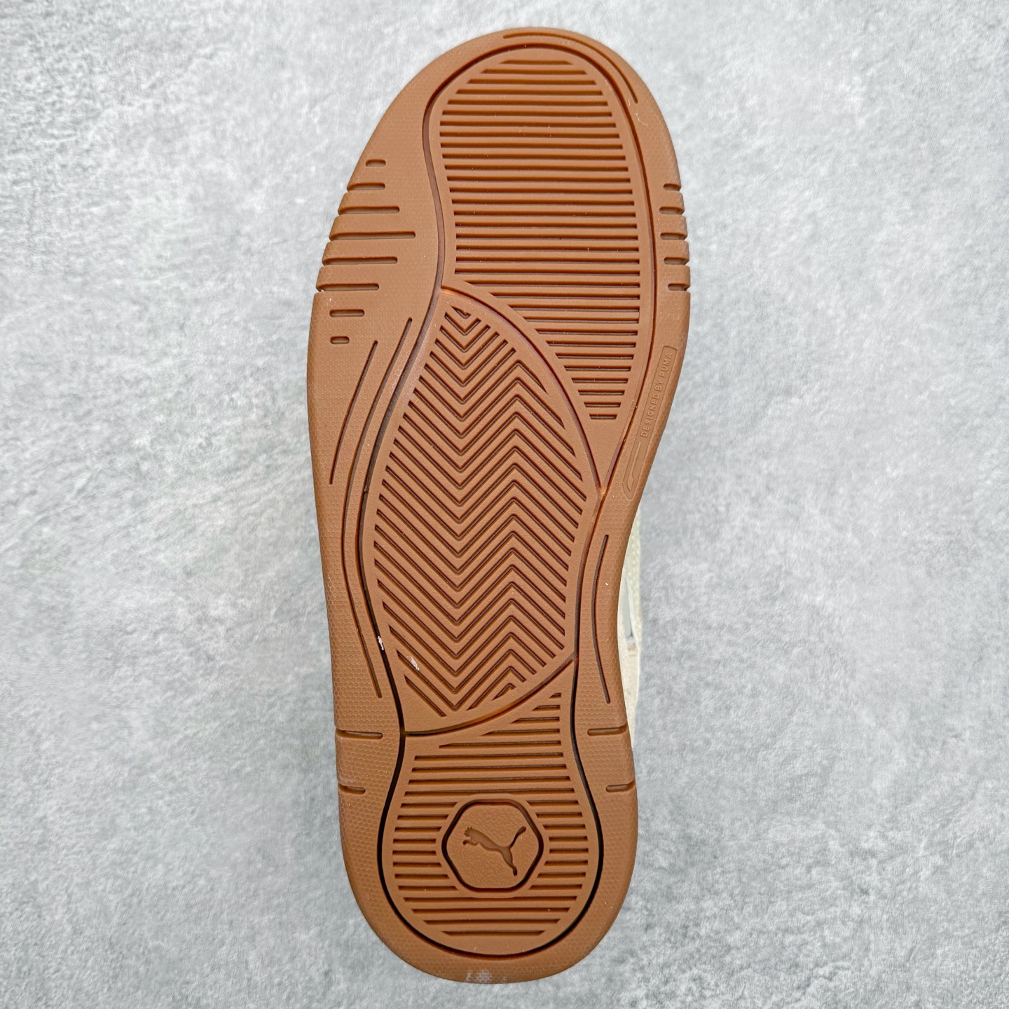 图片[9]-＃福利特价 PUMA 180 Night Rider 彪马 防滑耐磨低帮休闲板鞋 设计灵感源自90及00一代的滑板运动文化 简约又不失设计巧思的帅气风格让它轻松驾驭日常休闲或滑板场合 运动兼具匠心 细节彰显品质 衬垫边缘以提供支撑和灵活性 强化鞋头以承受持续的磨损 耐磨性强 稳定性高 抓地更牢 不易打滑 货号： 394873 尺码： 35 36 36.5 37.5 38 38.5 39 40 40.5 41 42 42.5 43 44 45-选品中心