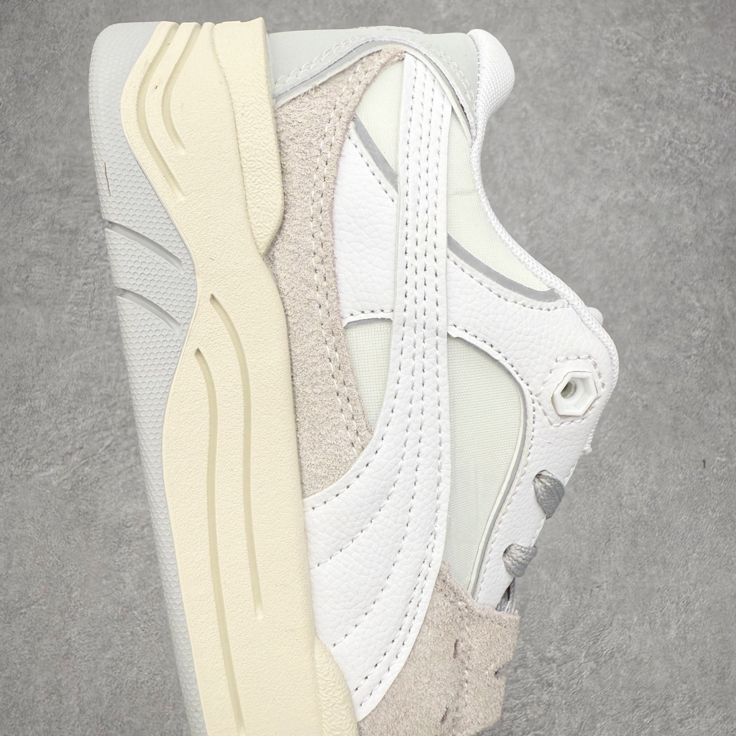 图片[6]-＃福利特价 PUMA 180 Night Rider 彪马 防滑耐磨低帮休闲板鞋 设计灵感源自90及00一代的滑板运动文化 简约又不失设计巧思的帅气风格让它轻松驾驭日常休闲或滑板场合 运动兼具匠心 细节彰显品质 衬垫边缘以提供支撑和灵活性 强化鞋头以承受持续的磨损 耐磨性强 稳定性高 抓地更牢 不易打滑 货号： 394873 尺码： 35 36 36.5 37.5 38 38.5 39 40 40.5 41 42 42.5 43 44 45-选品中心