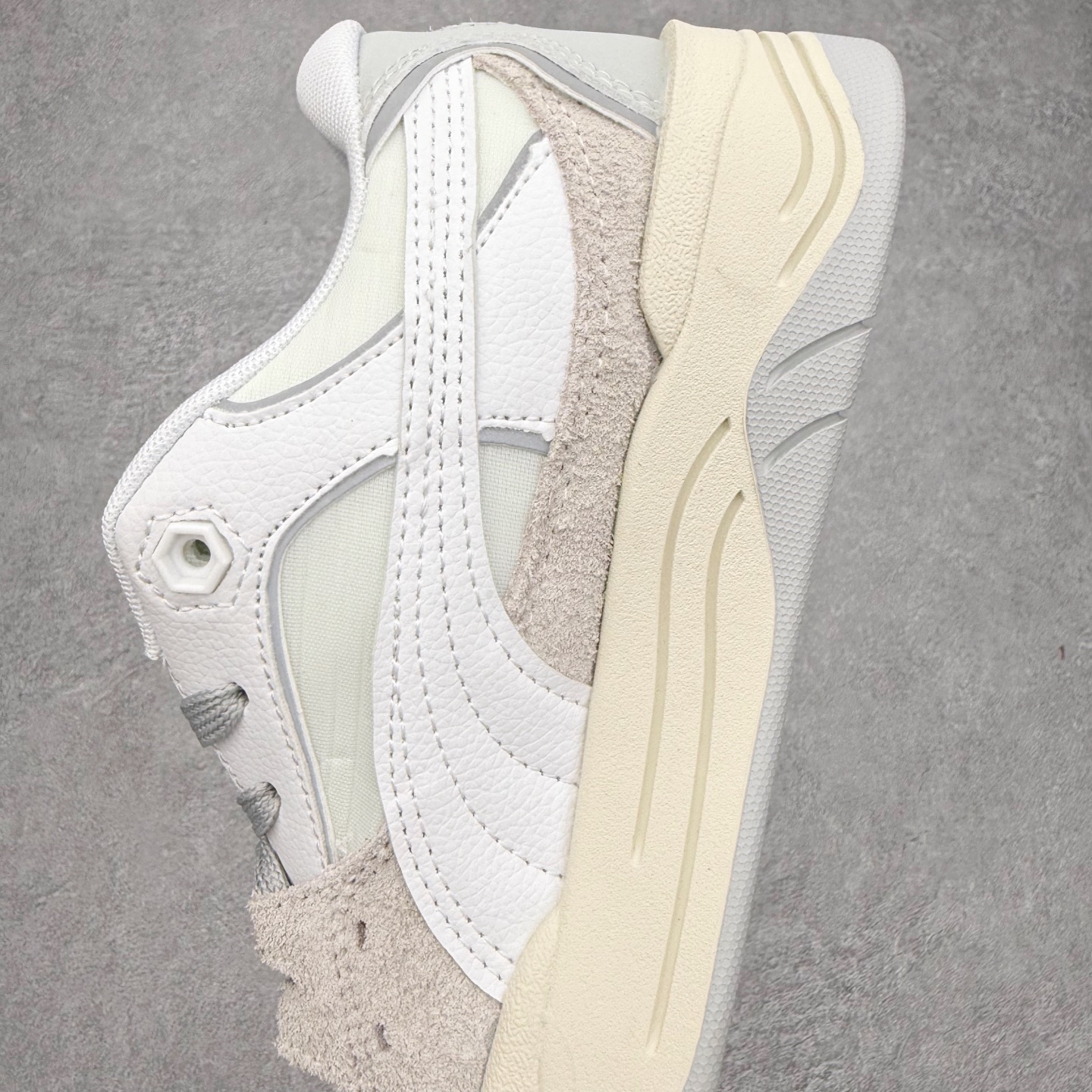 图片[7]-＃福利特价 PUMA 180 Night Rider 彪马 防滑耐磨低帮休闲板鞋 设计灵感源自90及00一代的滑板运动文化 简约又不失设计巧思的帅气风格让它轻松驾驭日常休闲或滑板场合 运动兼具匠心 细节彰显品质 衬垫边缘以提供支撑和灵活性 强化鞋头以承受持续的磨损 耐磨性强 稳定性高 抓地更牢 不易打滑 货号： 394873 尺码： 35 36 36.5 37.5 38 38.5 39 40 40.5 41 42 42.5 43 44 45-选品中心