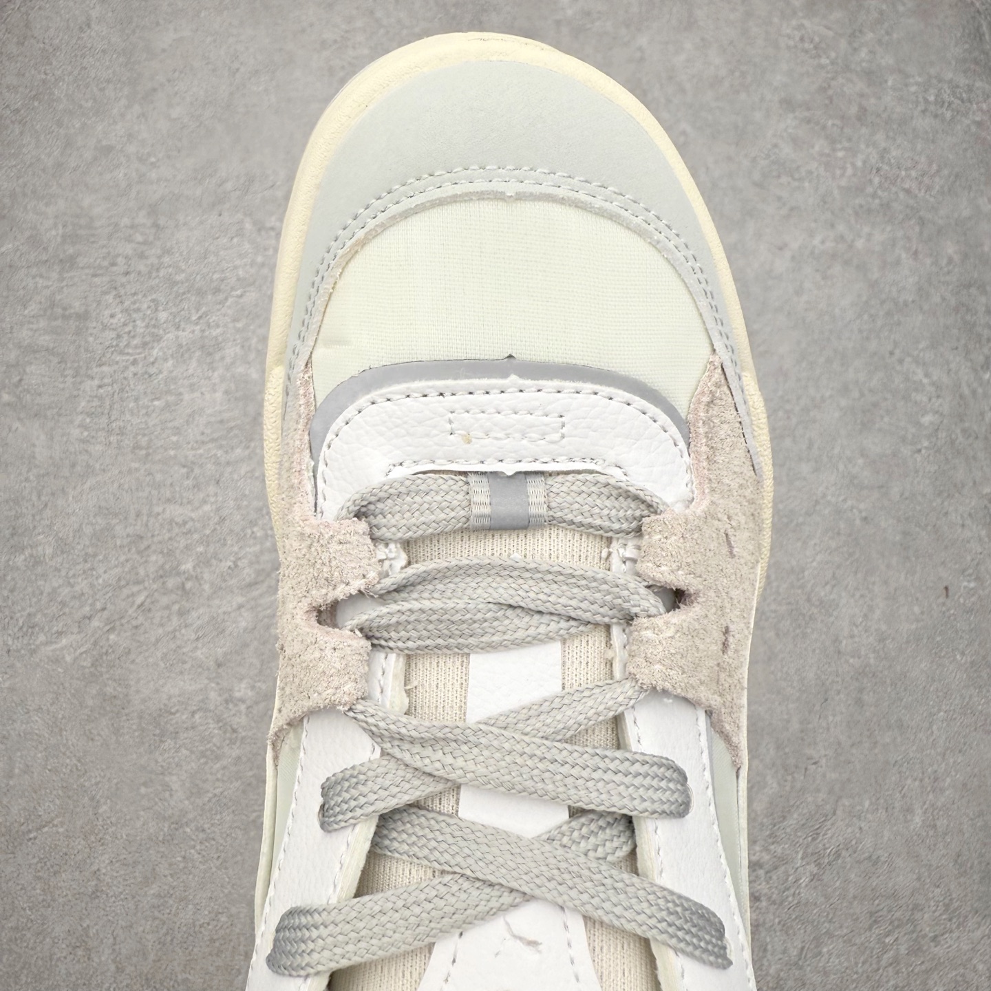 图片[4]-＃福利特价 PUMA 180 Night Rider 彪马 防滑耐磨低帮休闲板鞋 设计灵感源自90及00一代的滑板运动文化 简约又不失设计巧思的帅气风格让它轻松驾驭日常休闲或滑板场合 运动兼具匠心 细节彰显品质 衬垫边缘以提供支撑和灵活性 强化鞋头以承受持续的磨损 耐磨性强 稳定性高 抓地更牢 不易打滑 货号： 394873 尺码： 35 36 36.5 37.5 38 38.5 39 40 40.5 41 42 42.5 43 44 45-选品中心