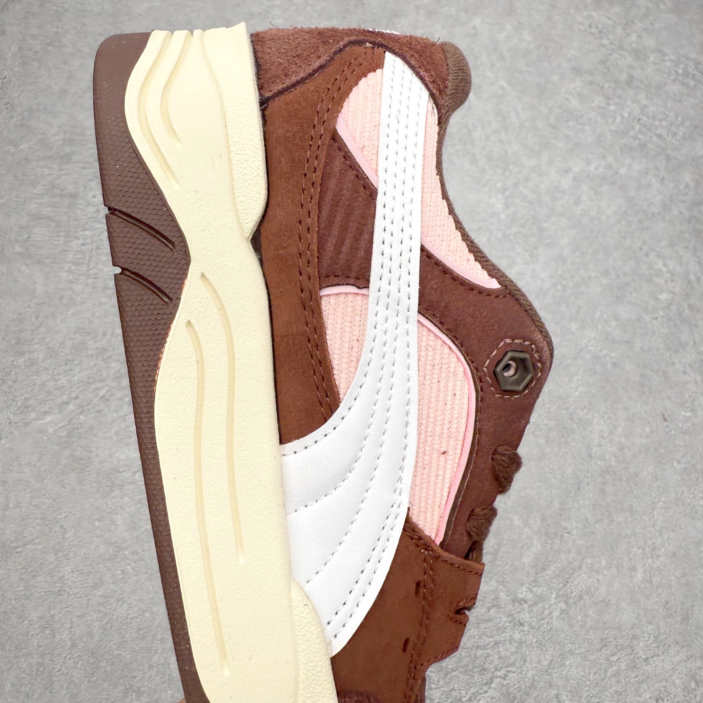 图片[6]-＃福利特价 PUMA 180 Night Rider 彪马 防滑耐磨低帮休闲板鞋 设计灵感源自90及00一代的滑板运动文化 简约又不失设计巧思的帅气风格让它轻松驾驭日常休闲或滑板场合 运动兼具匠心 细节彰显品质 衬垫边缘以提供支撑和灵活性 强化鞋头以承受持续的磨损 耐磨性强 稳定性高 抓地更牢 不易打滑 货号： 394873 尺码： 35 36 36.5 37.5 38 38.5 39 40 40.5 41 42 42.5 43 44 45-选品中心