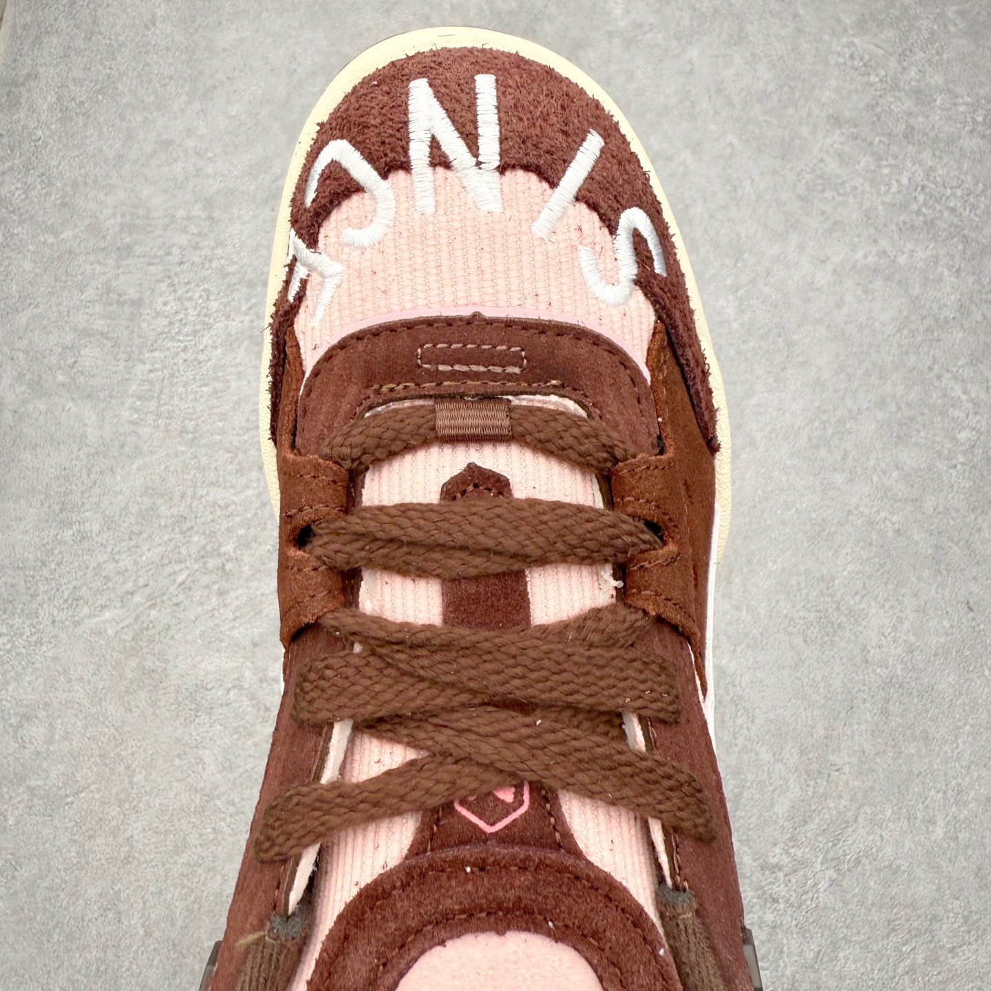 图片[4]-＃福利特价 PUMA 180 Night Rider 彪马 防滑耐磨低帮休闲板鞋 设计灵感源自90及00一代的滑板运动文化 简约又不失设计巧思的帅气风格让它轻松驾驭日常休闲或滑板场合 运动兼具匠心 细节彰显品质 衬垫边缘以提供支撑和灵活性 强化鞋头以承受持续的磨损 耐磨性强 稳定性高 抓地更牢 不易打滑 货号： 394873 尺码： 35 36 36.5 37.5 38 38.5 39 40 40.5 41 42 42.5 43 44 45-选品中心