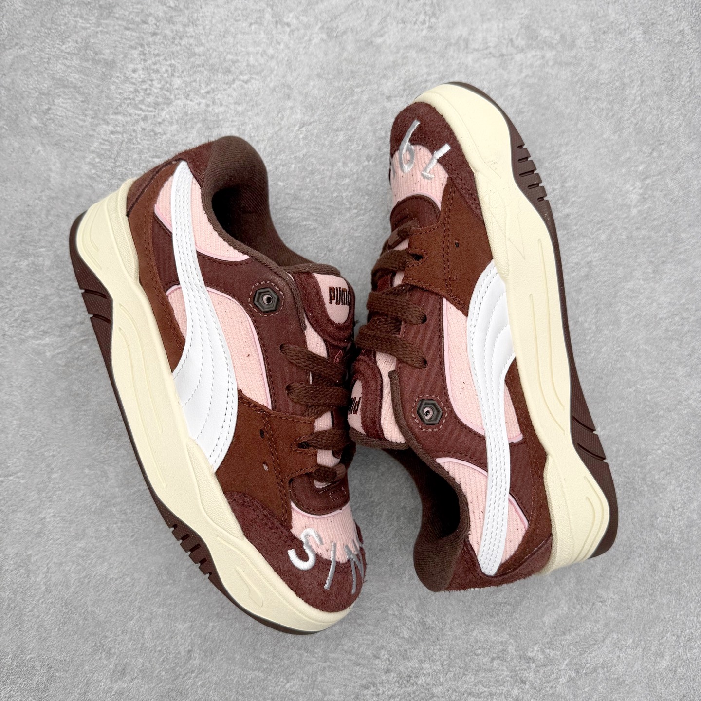 图片[3]-＃福利特价 PUMA 180 Night Rider 彪马 防滑耐磨低帮休闲板鞋 设计灵感源自90及00一代的滑板运动文化 简约又不失设计巧思的帅气风格让它轻松驾驭日常休闲或滑板场合 运动兼具匠心 细节彰显品质 衬垫边缘以提供支撑和灵活性 强化鞋头以承受持续的磨损 耐磨性强 稳定性高 抓地更牢 不易打滑 货号： 394873 尺码： 35 36 36.5 37.5 38 38.5 39 40 40.5 41 42 42.5 43 44 45-选品中心