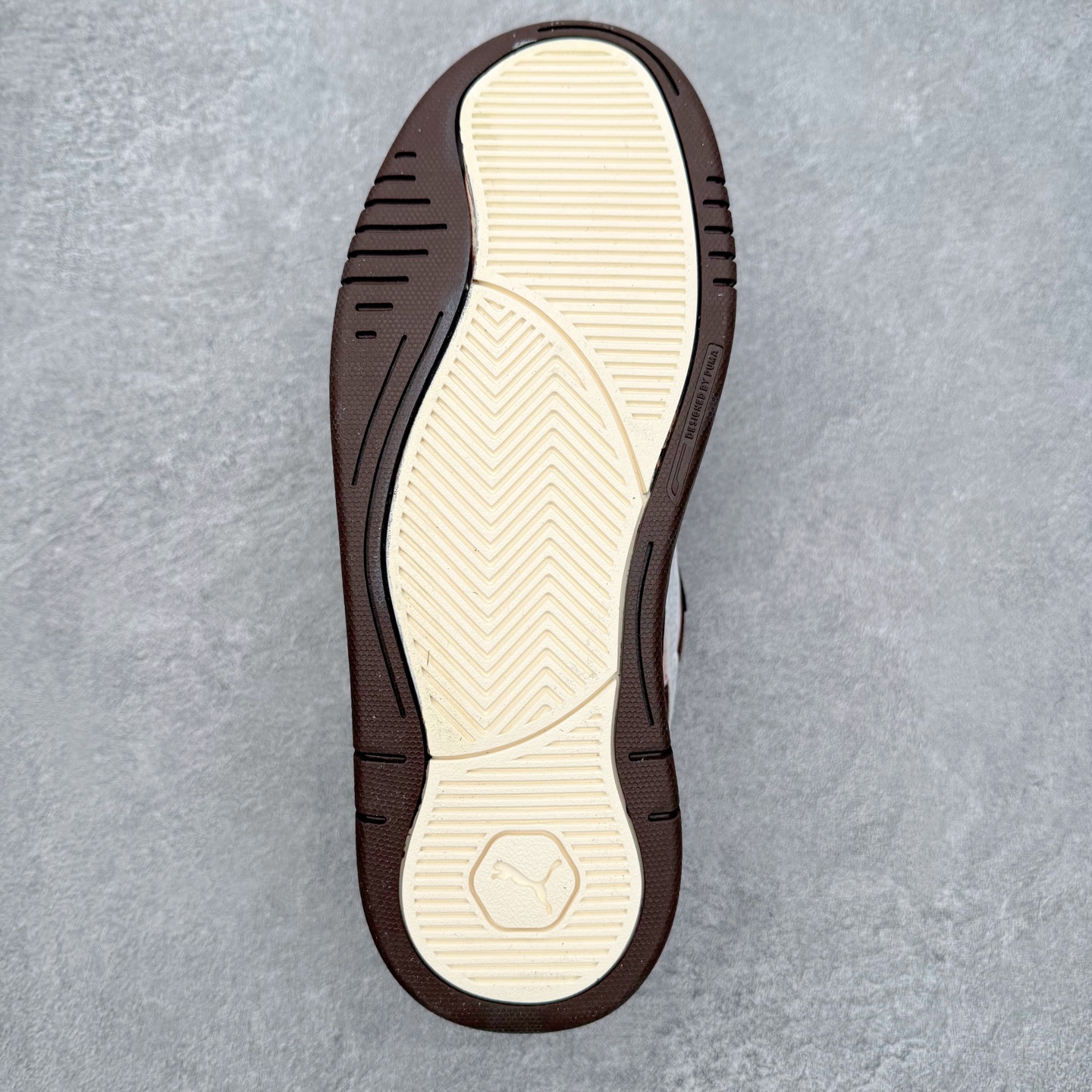 图片[9]-＃福利特价 PUMA 180 Night Rider 彪马 防滑耐磨低帮休闲板鞋 设计灵感源自90及00一代的滑板运动文化 简约又不失设计巧思的帅气风格让它轻松驾驭日常休闲或滑板场合 运动兼具匠心 细节彰显品质 衬垫边缘以提供支撑和灵活性 强化鞋头以承受持续的磨损 耐磨性强 稳定性高 抓地更牢 不易打滑 货号： 394873 尺码： 35 36 36.5 37.5 38 38.5 39 40 40.5 41 42 42.5 43 44 45-选品中心