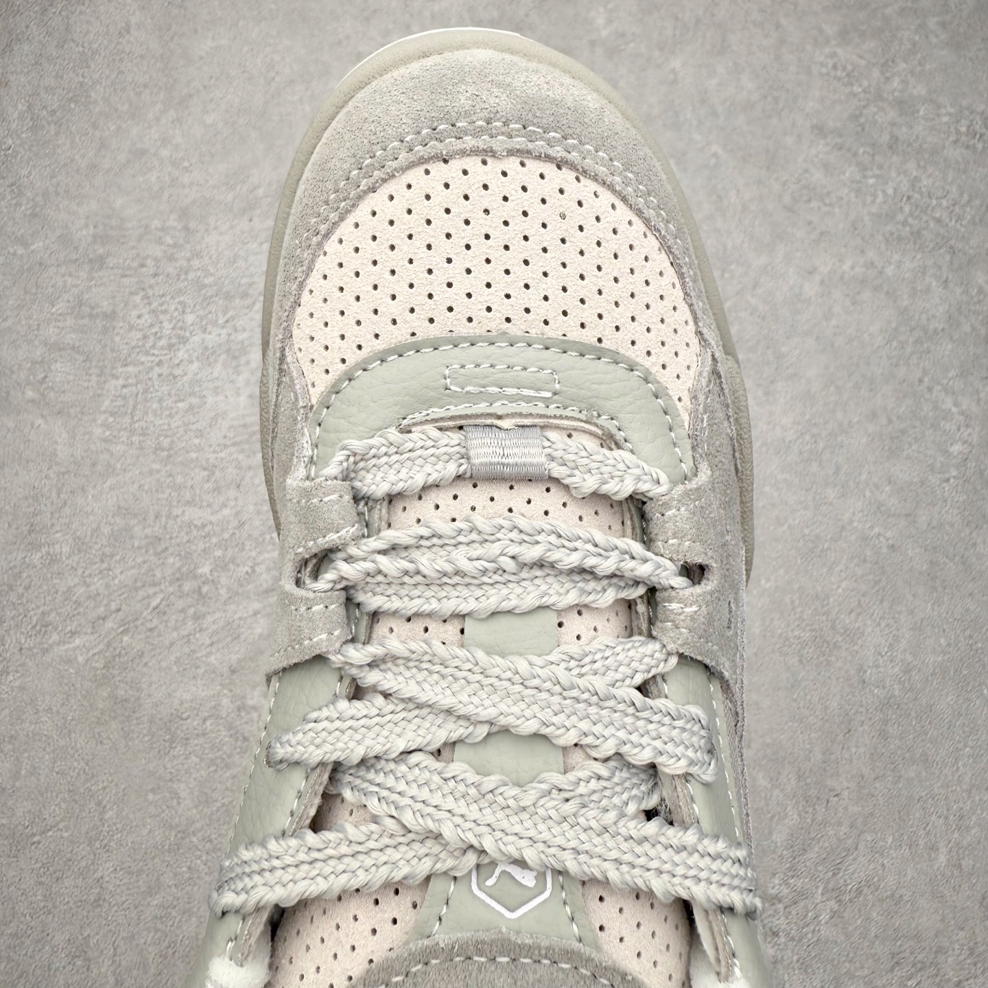 图片[4]-＃福利特价 PUMA 180 Night Rider 彪马 防滑耐磨低帮休闲板鞋 设计灵感源自90及00一代的滑板运动文化 简约又不失设计巧思的帅气风格让它轻松驾驭日常休闲或滑板场合 运动兼具匠心 细节彰显品质 衬垫边缘以提供支撑和灵活性 强化鞋头以承受持续的磨损 耐磨性强 稳定性高 抓地更牢 不易打滑 货号： 394873 尺码： 35 36 36.5 37.5 38 38.5 39 40 40.5 41 42 42.5 43 44 45-选品中心