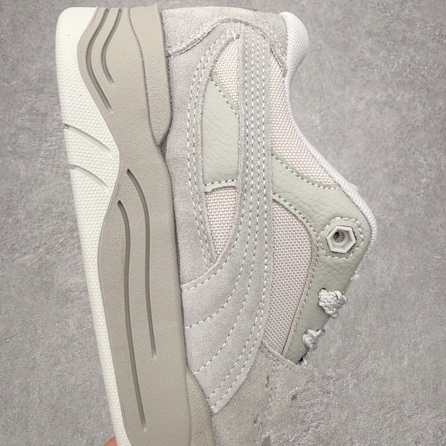 图片[6]-＃福利特价 PUMA 180 Night Rider 彪马 防滑耐磨低帮休闲板鞋 设计灵感源自90及00一代的滑板运动文化 简约又不失设计巧思的帅气风格让它轻松驾驭日常休闲或滑板场合 运动兼具匠心 细节彰显品质 衬垫边缘以提供支撑和灵活性 强化鞋头以承受持续的磨损 耐磨性强 稳定性高 抓地更牢 不易打滑 货号： 394873 尺码： 35 36 36.5 37.5 38 38.5 39 40 40.5 41 42 42.5 43 44 45-选品中心