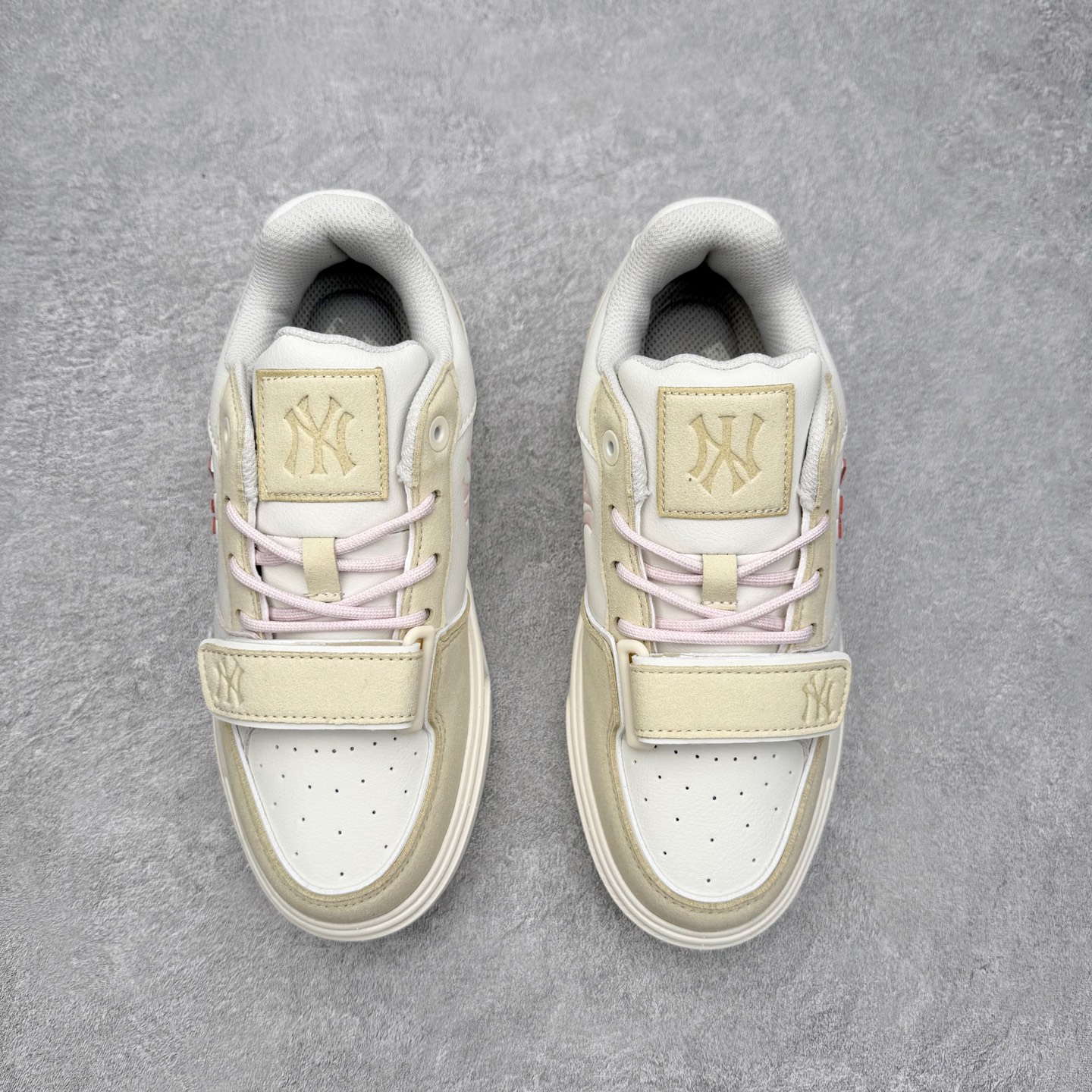 图片[2]-MLB Chunky Liner Basic 复古印花学长鞋系列低帮轻量增高厚底百搭休闲运动慢跑鞋板鞋 Korea韩国联名NY美国榄球纽约洋基队限定 韩国代购专供 全套原楦原纸板原厂数据开发 正确中底拉帮中底网布细节 平台代购专供 左脚内置芯片 韩国代购吊牌标贴 独家一比一RB+MD组合大底 高频后跟小人Logo精准对位立体饱满 正确网布加超迁鞋面 转印中底走线紧密 转印Logo工艺表层防刮不掉色 尺码：35 36 36.5 37.5 38 38.5 39 40 40.5 41 42 42.5 43 44 45-选品中心