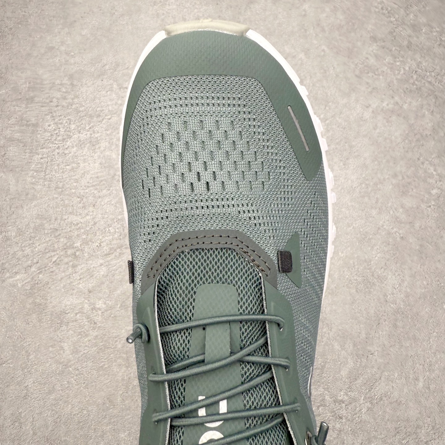 图片[4]-On昂跑 Cloud 6 Coast 潮流舒适 防滑耐磨 低帮 生活休闲鞋 此运动品牌 开创于2010年 缓震着陆、强效回弹、轻柔质感的设计构思始终是ON研制关键 与此同时基于“为全球提供革新性的跑步感受”信念 陆续推出了多款跑鞋及其以专业运动人体跑步工程学为设计关键的功能性跑步服饰设备 让跑者不费力气地畅快畅跑 尺码：36 36.5 37.5 38 38.5 39 40 40.5 41 42 42.5 43 44 44.5 45-选品中心